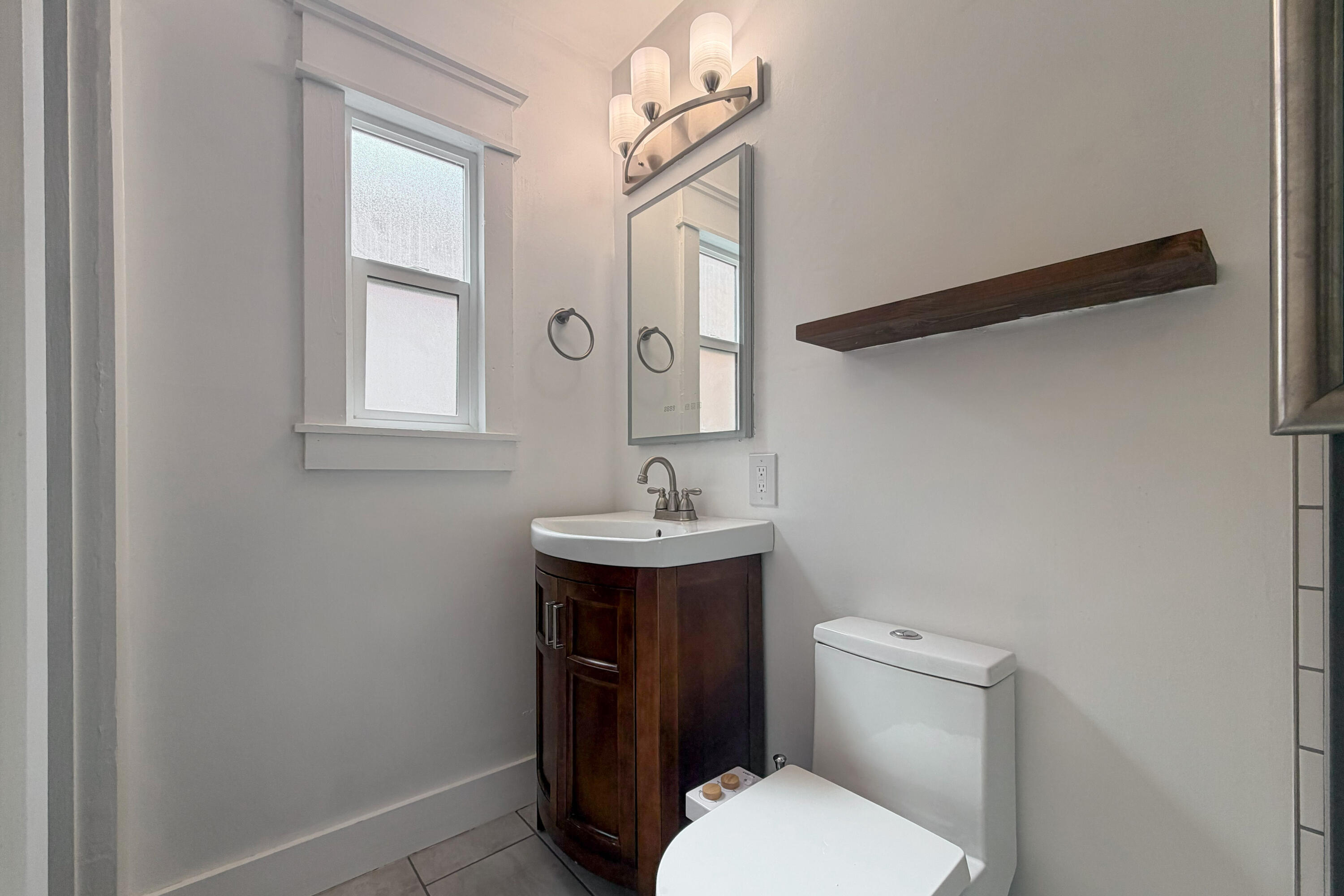 Photo 15 — 9109 Somervell Court NE