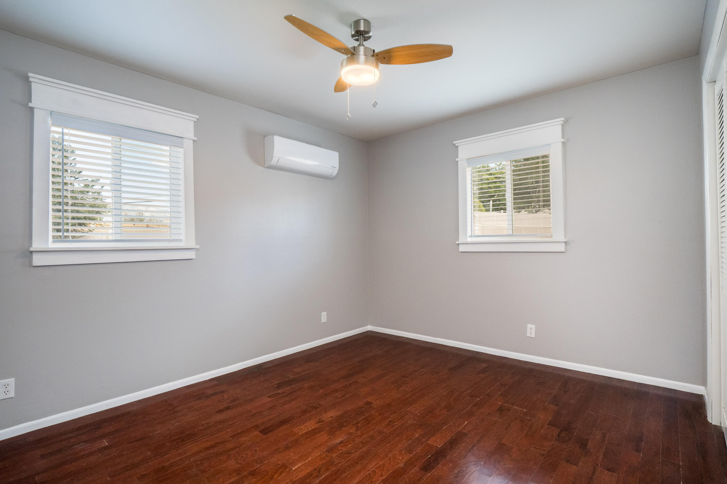 Photo 14 — 9109 Somervell Court NE