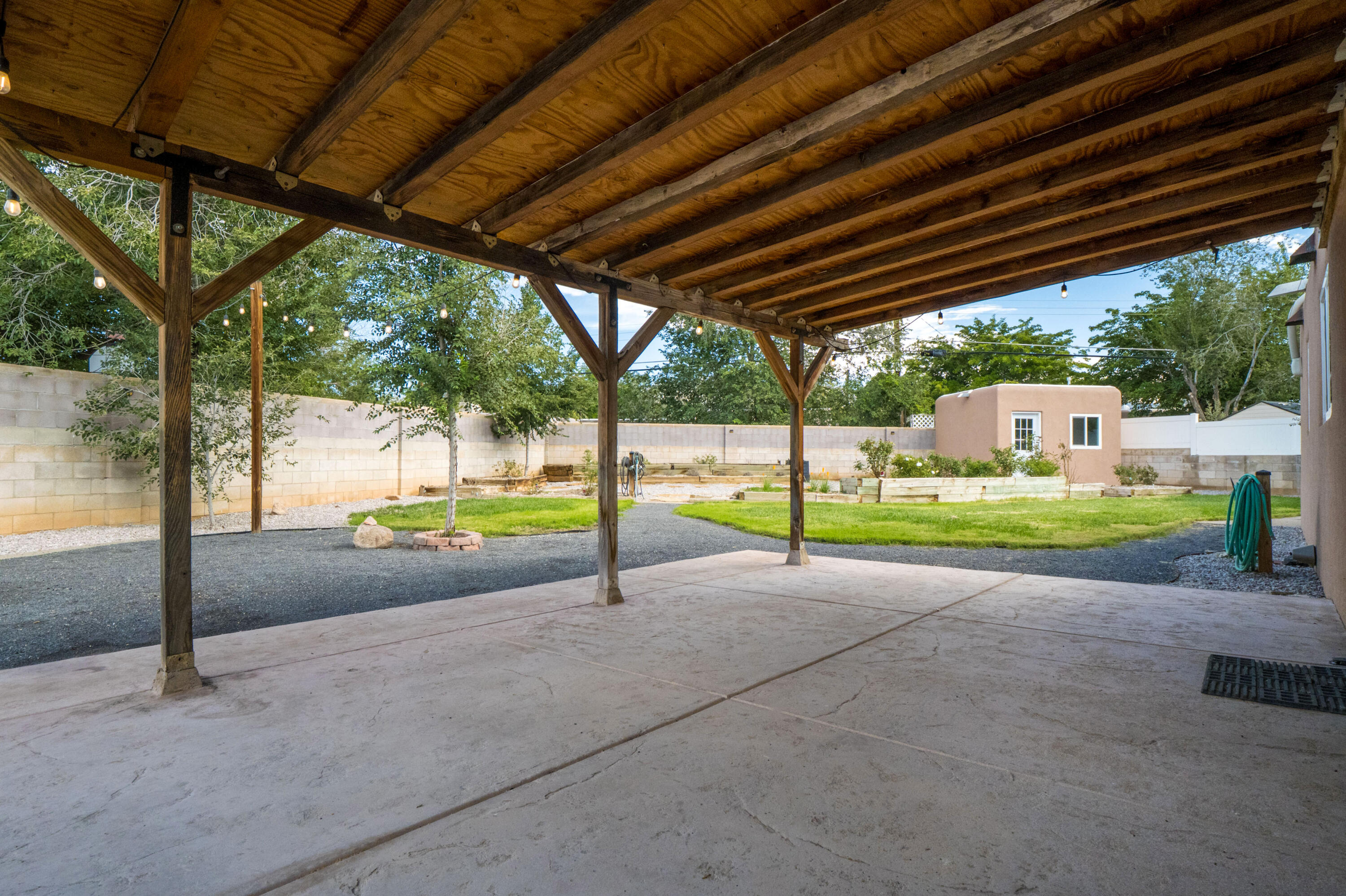 Photo 10 — 9109 Somervell Court NE