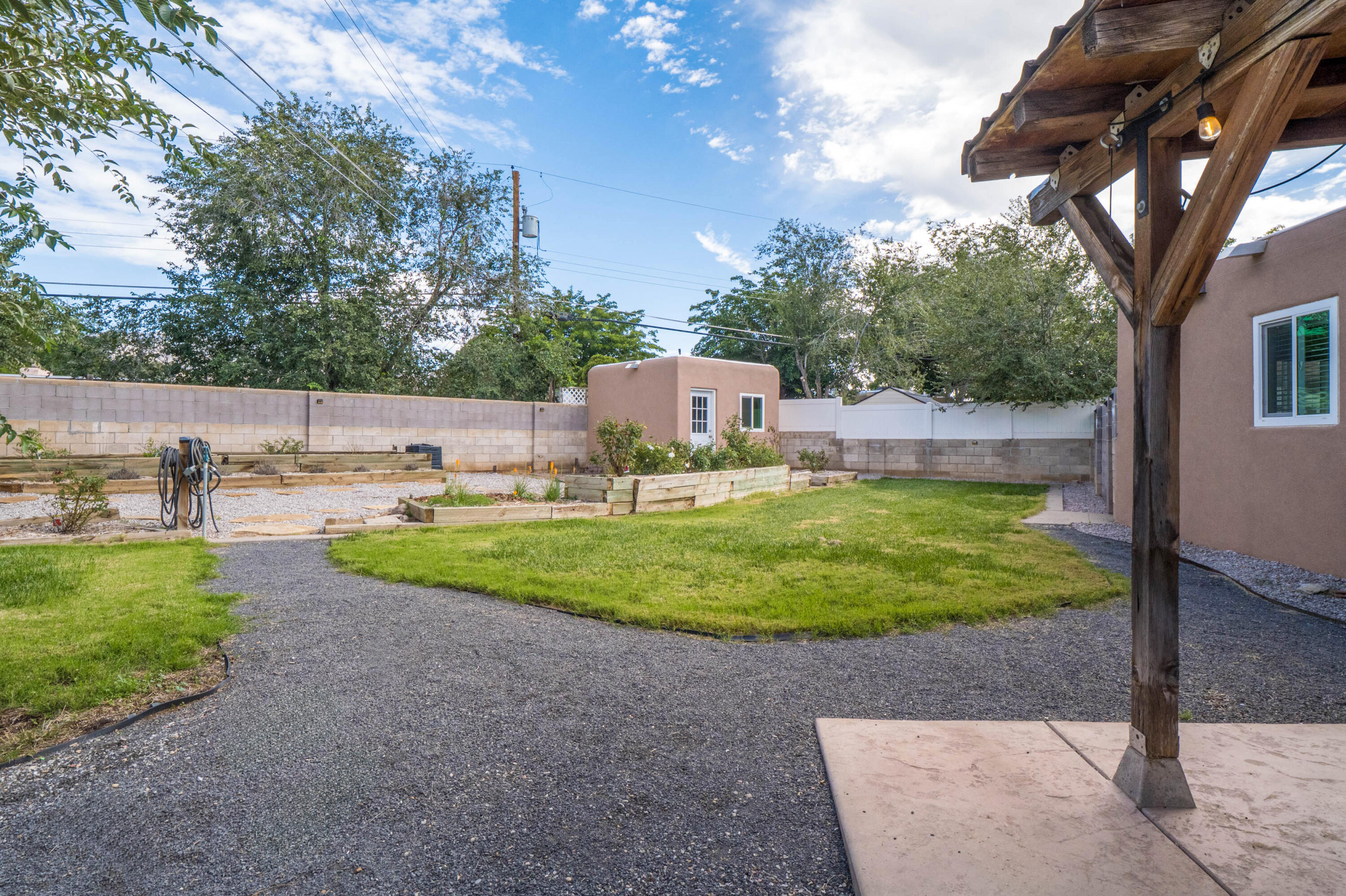 Photo 8 — 9109 Somervell Court NE