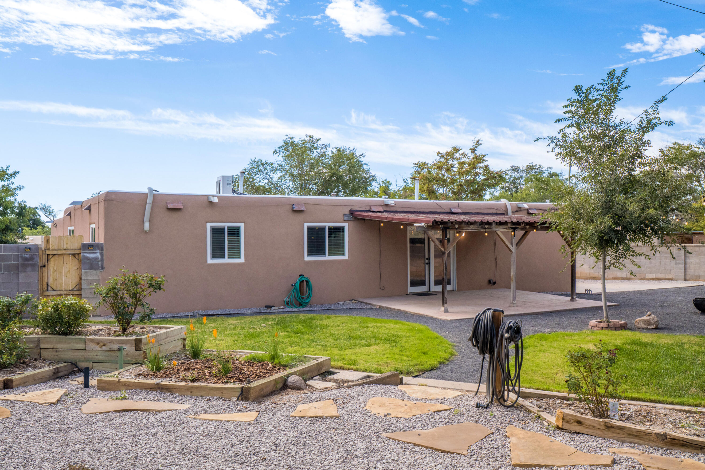 Photo 5 — 9109 Somervell Court NE