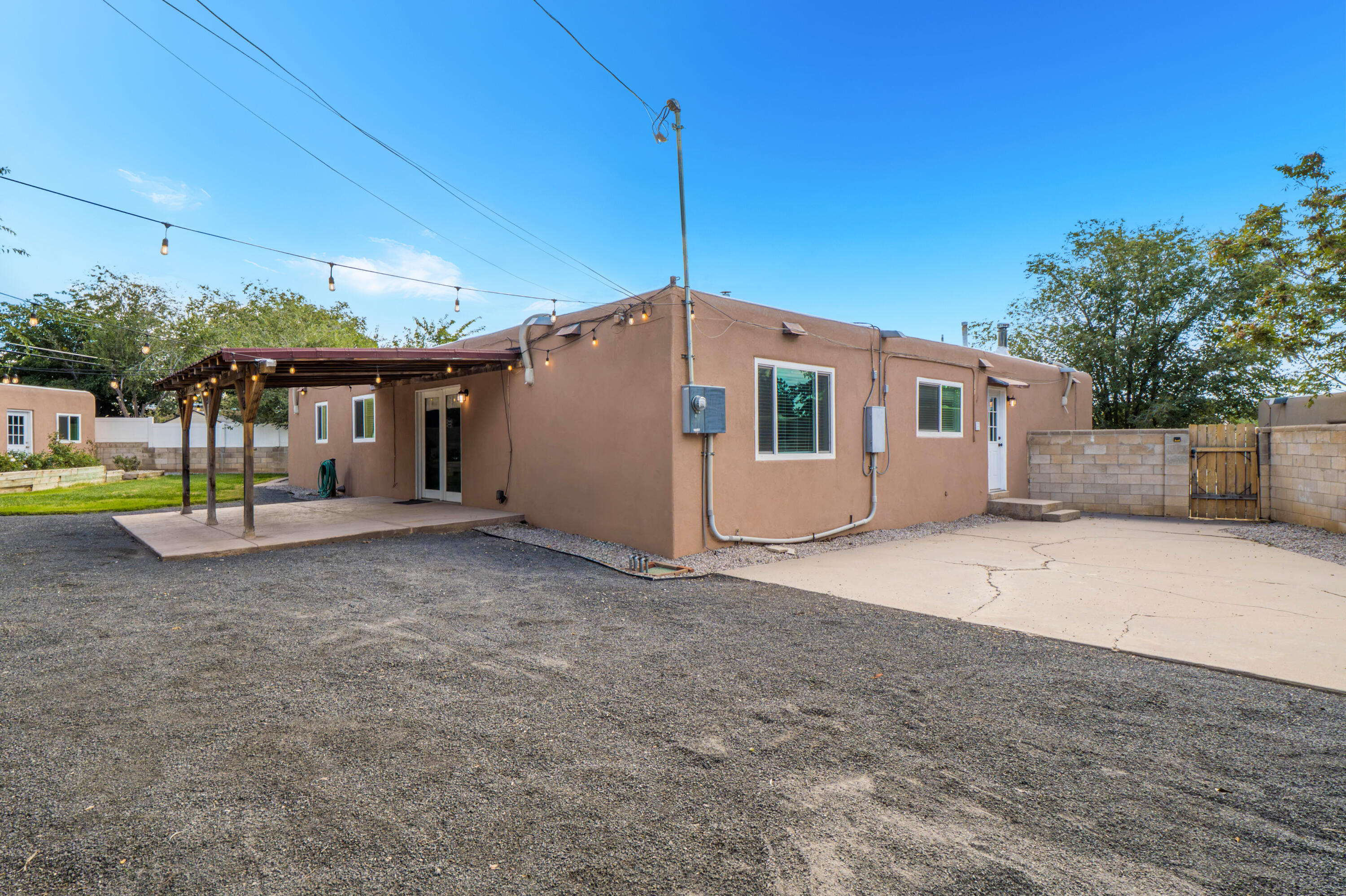 Photo 4 — 9109 Somervell Court NE