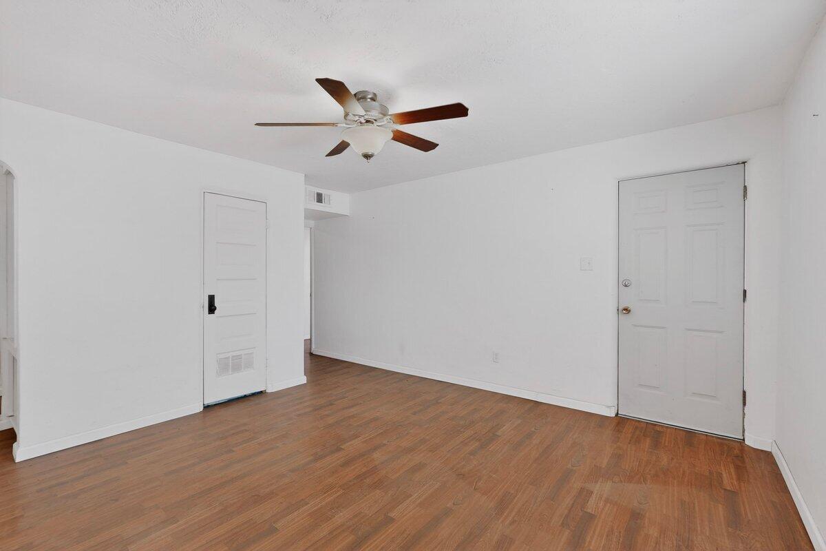 Photo 19 — 9621 Central Avenue NW