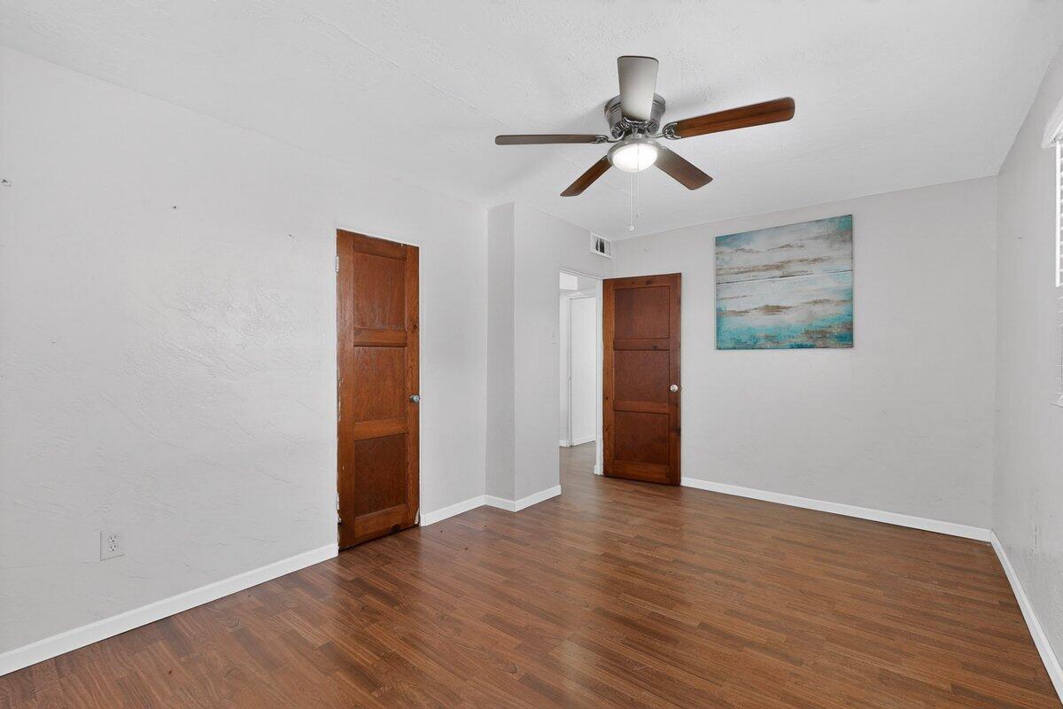 Photo 14 — 9621 Central Avenue NW