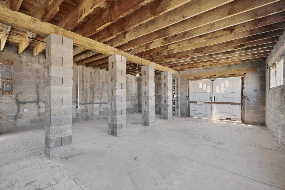 Photo 11 — 9621 Central Avenue NW