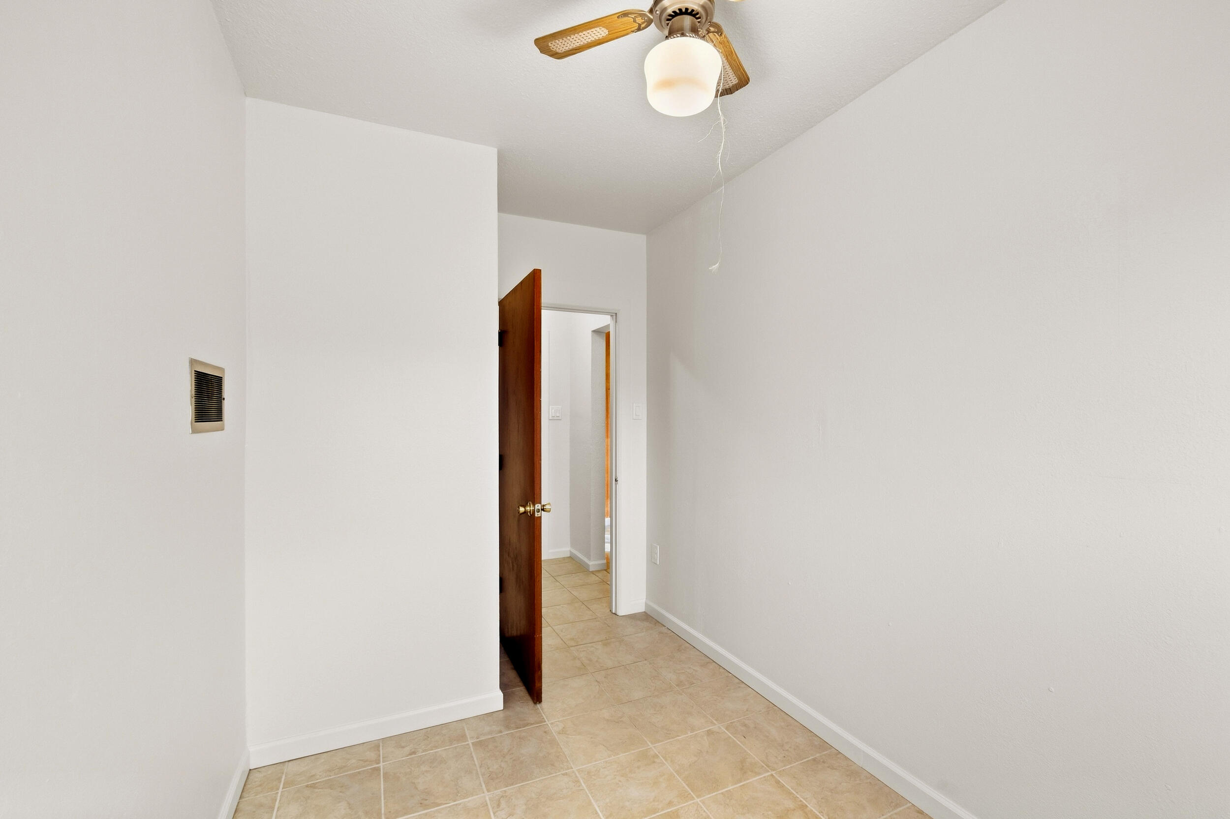 Photo 19 — 1513 Elizabeth Street NE