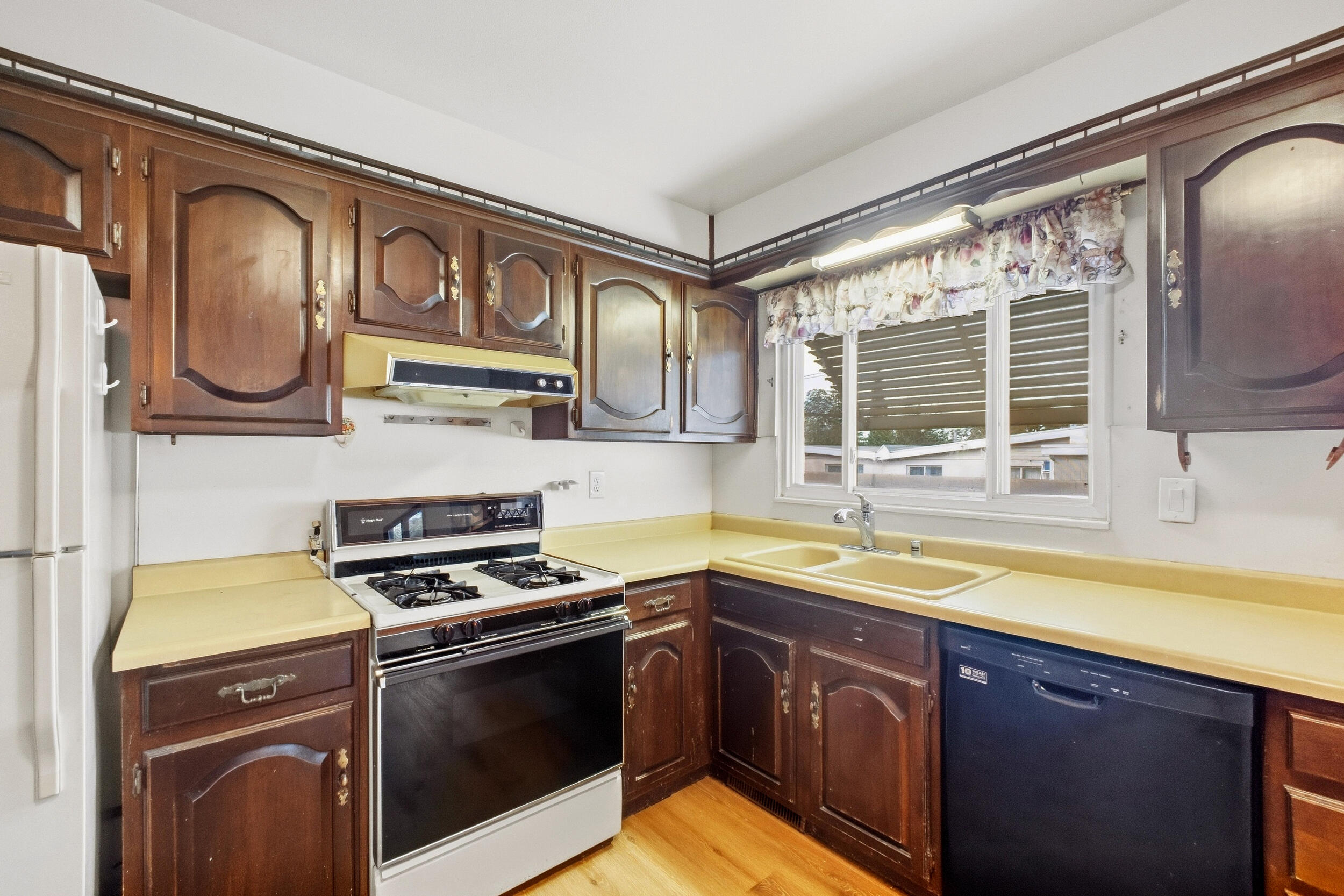 Photo 10 — 1513 Elizabeth Street NE