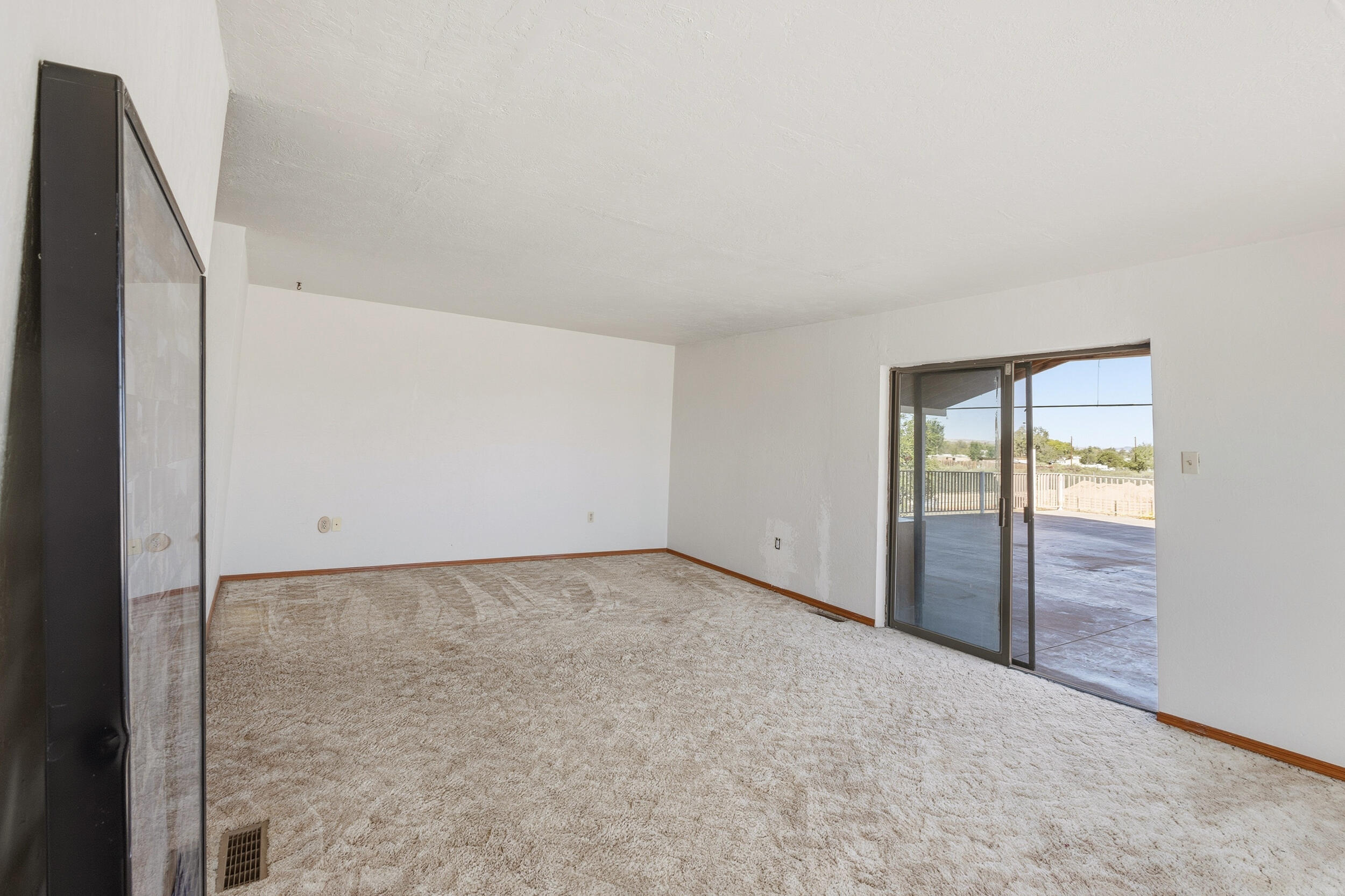 Photo 14 — 4707 Coors Boulevard SW
