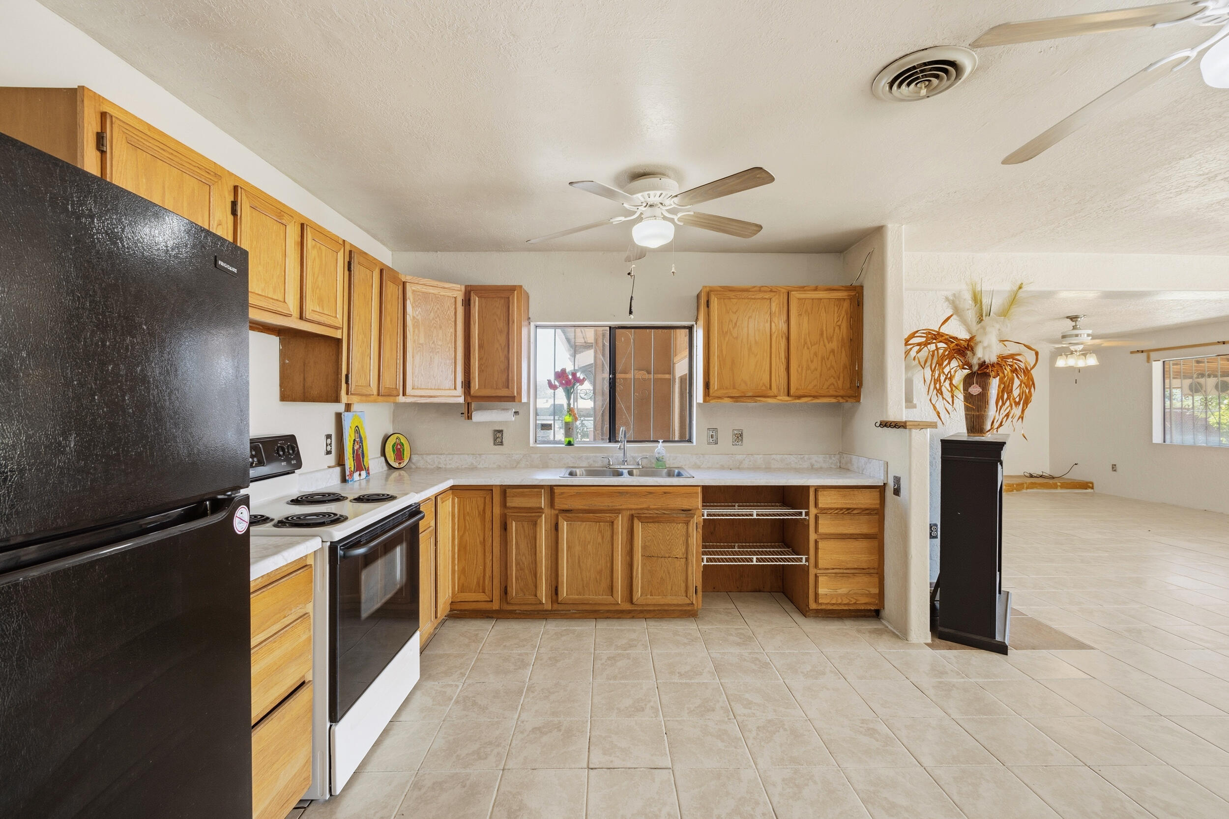 Photo 9 — 4707 Coors Boulevard SW