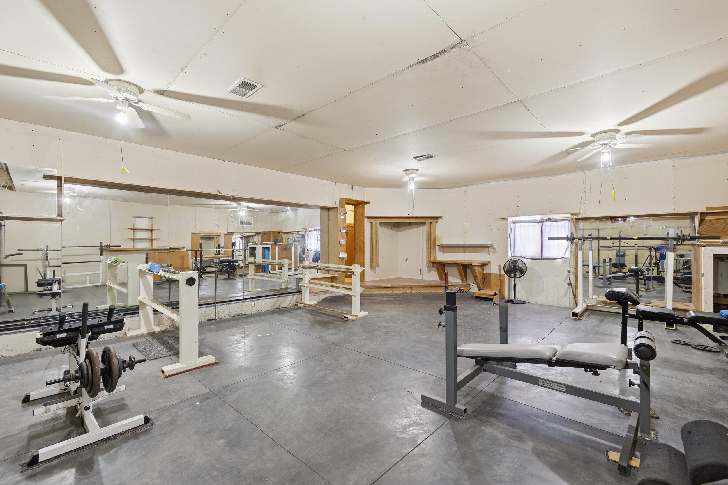 Photo 4 — 4707 Coors Boulevard SW