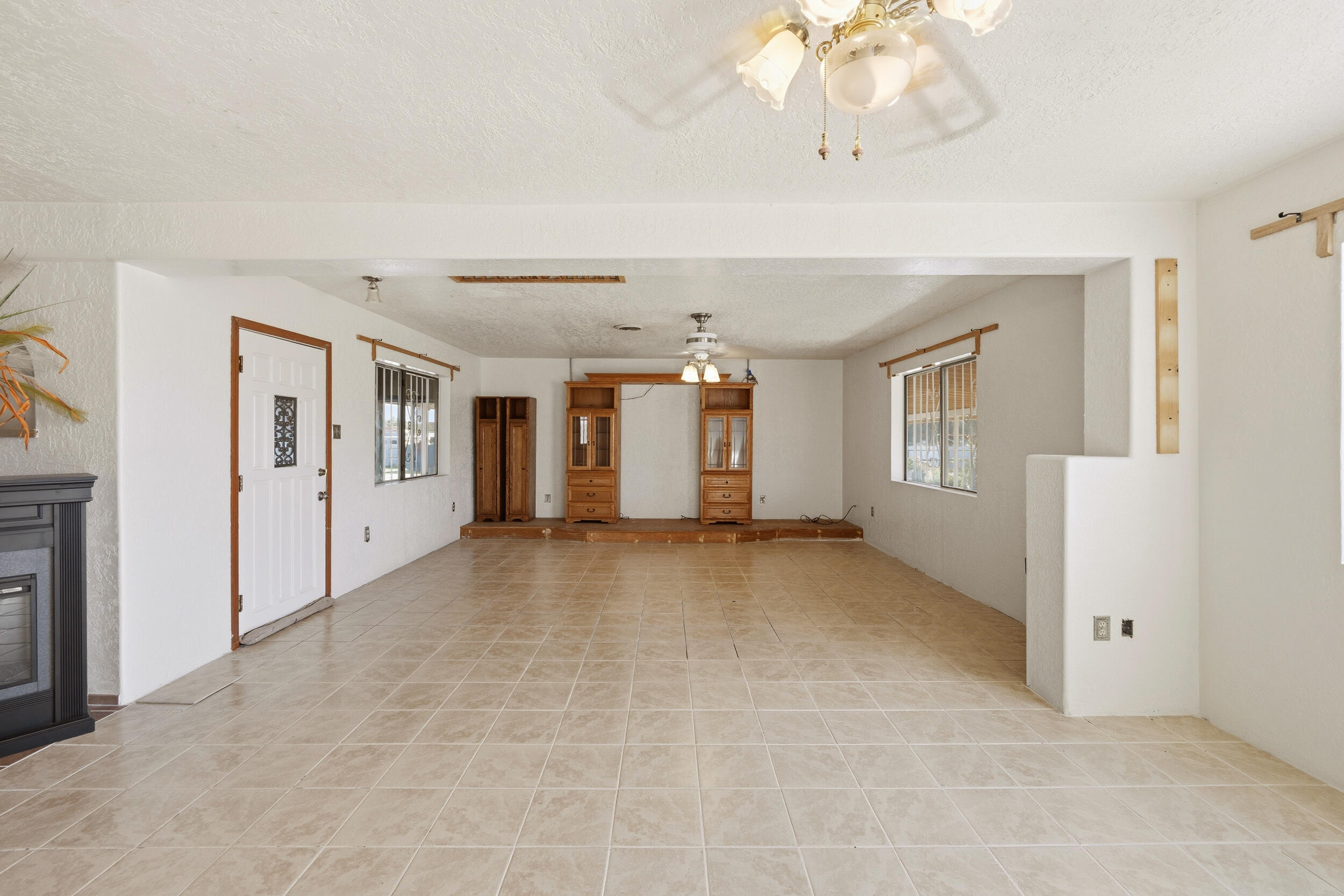 Photo 2 — 4707 Coors Boulevard SW