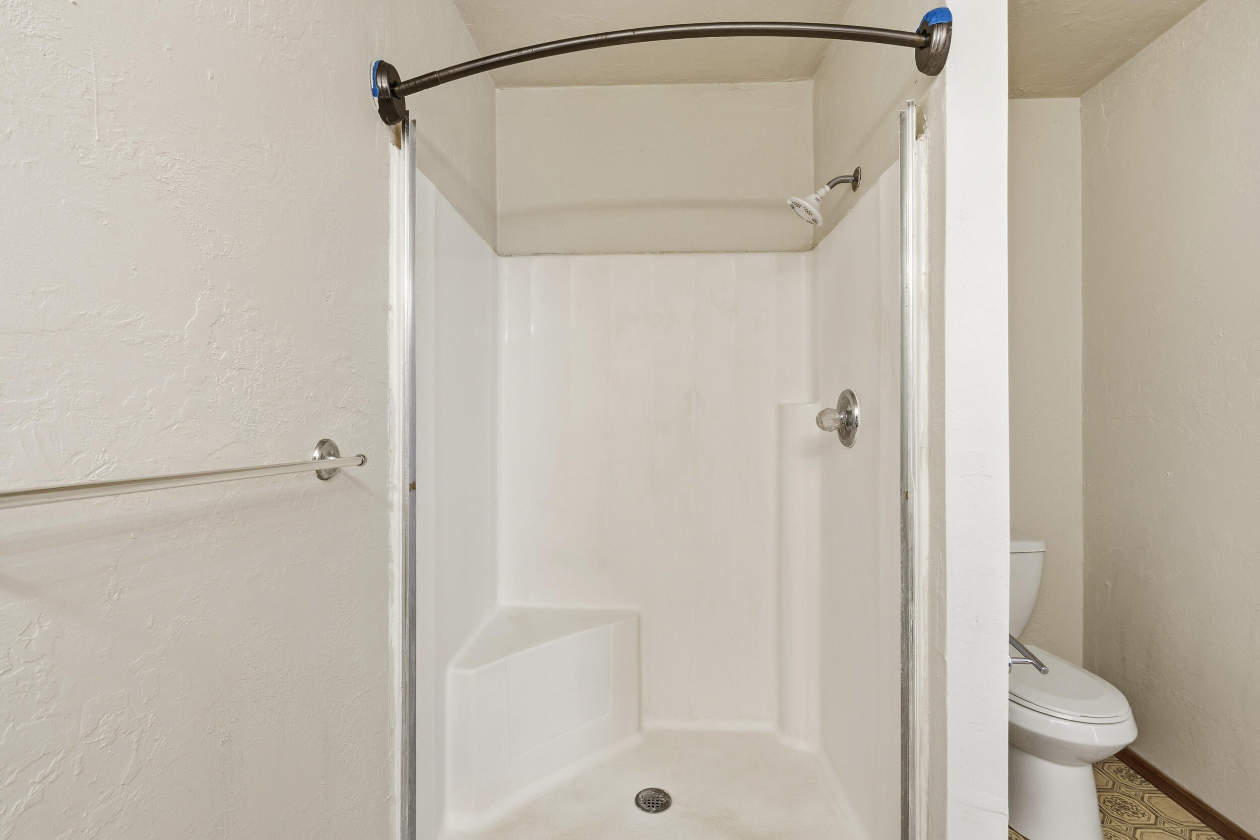 Photo 4 — 4707 Coors Boulevard SW