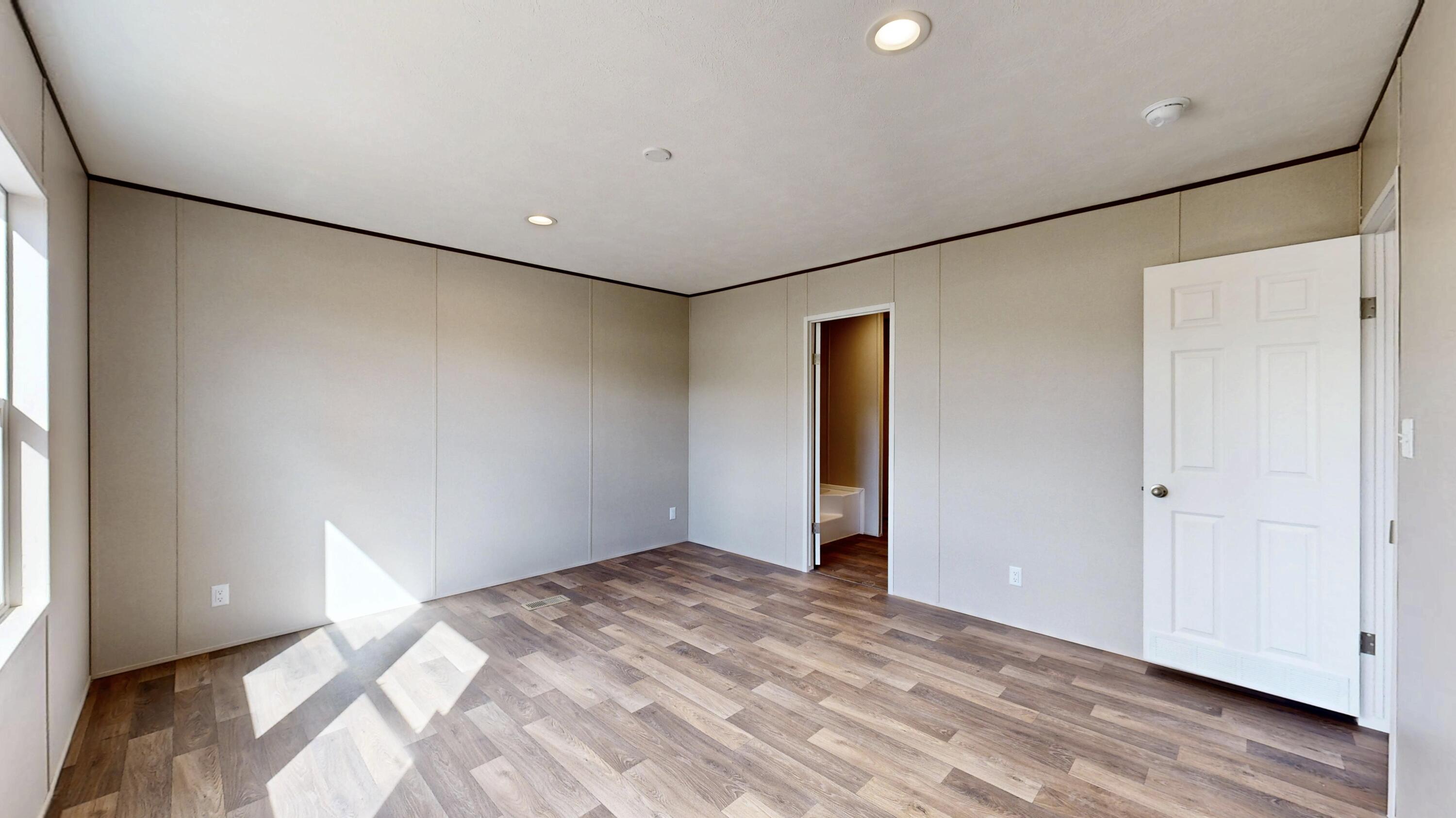 Photo 18 — 807 Maple Avenue
