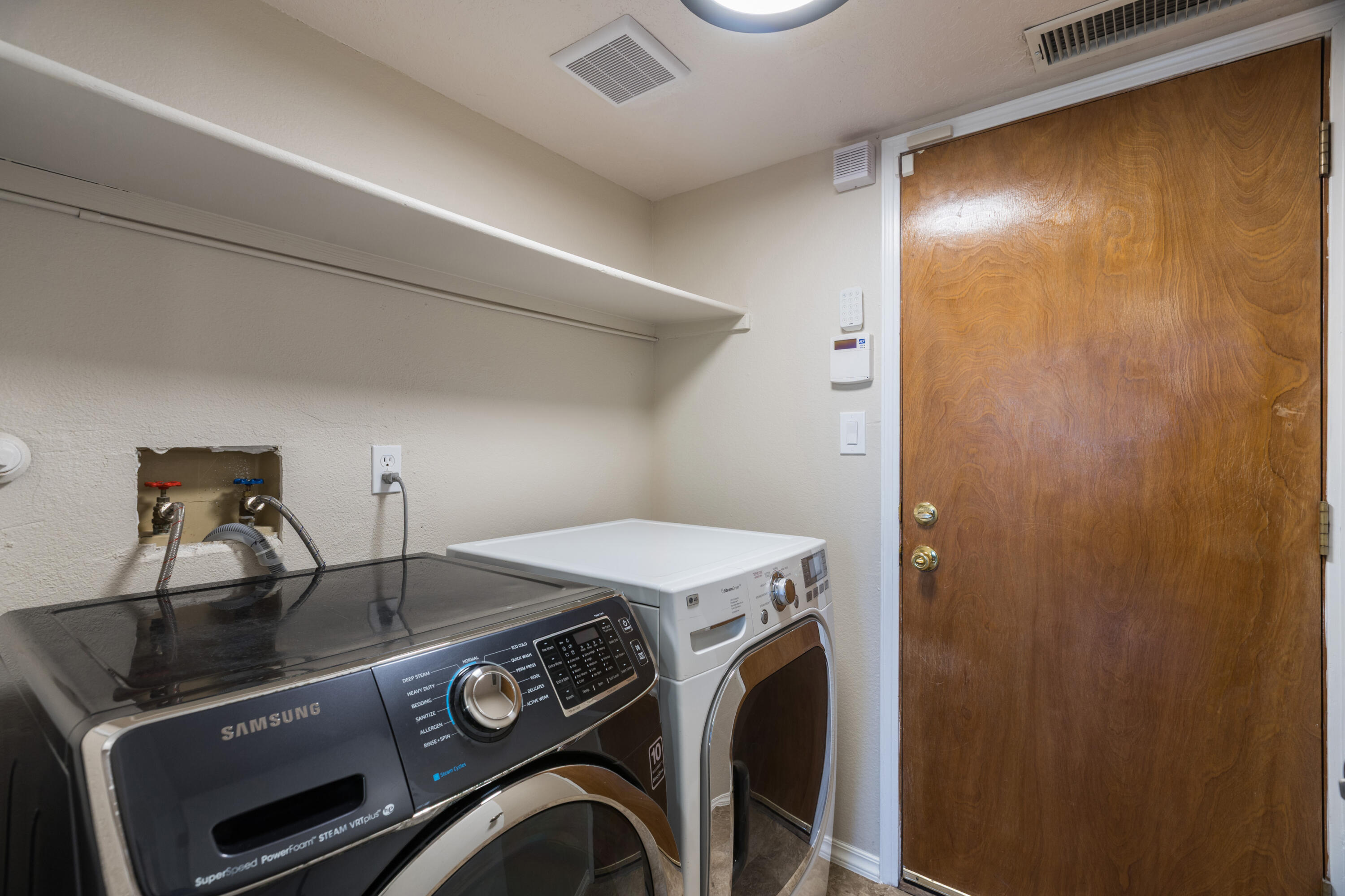 Photo 15 — 6705 Lamy Street NW