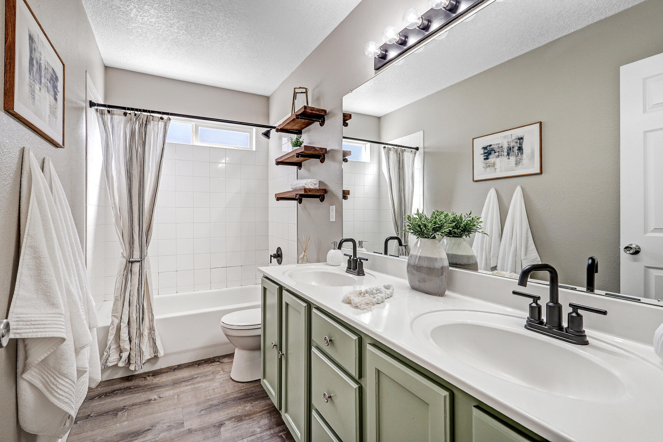 Photo 12 — 10515 Country Manor Place NW