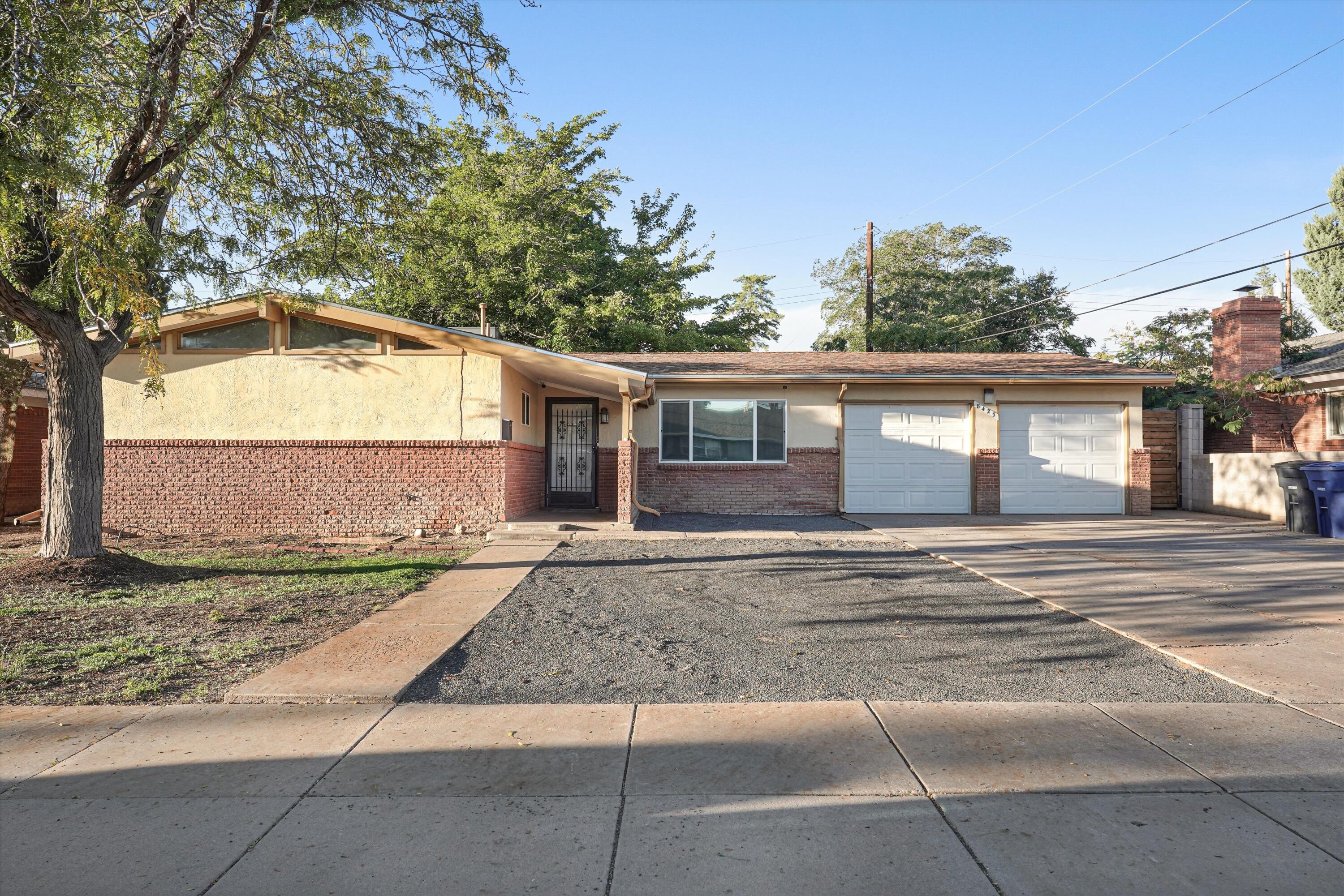 Photo 2 — 8423 Palo Duro Avenue NE
