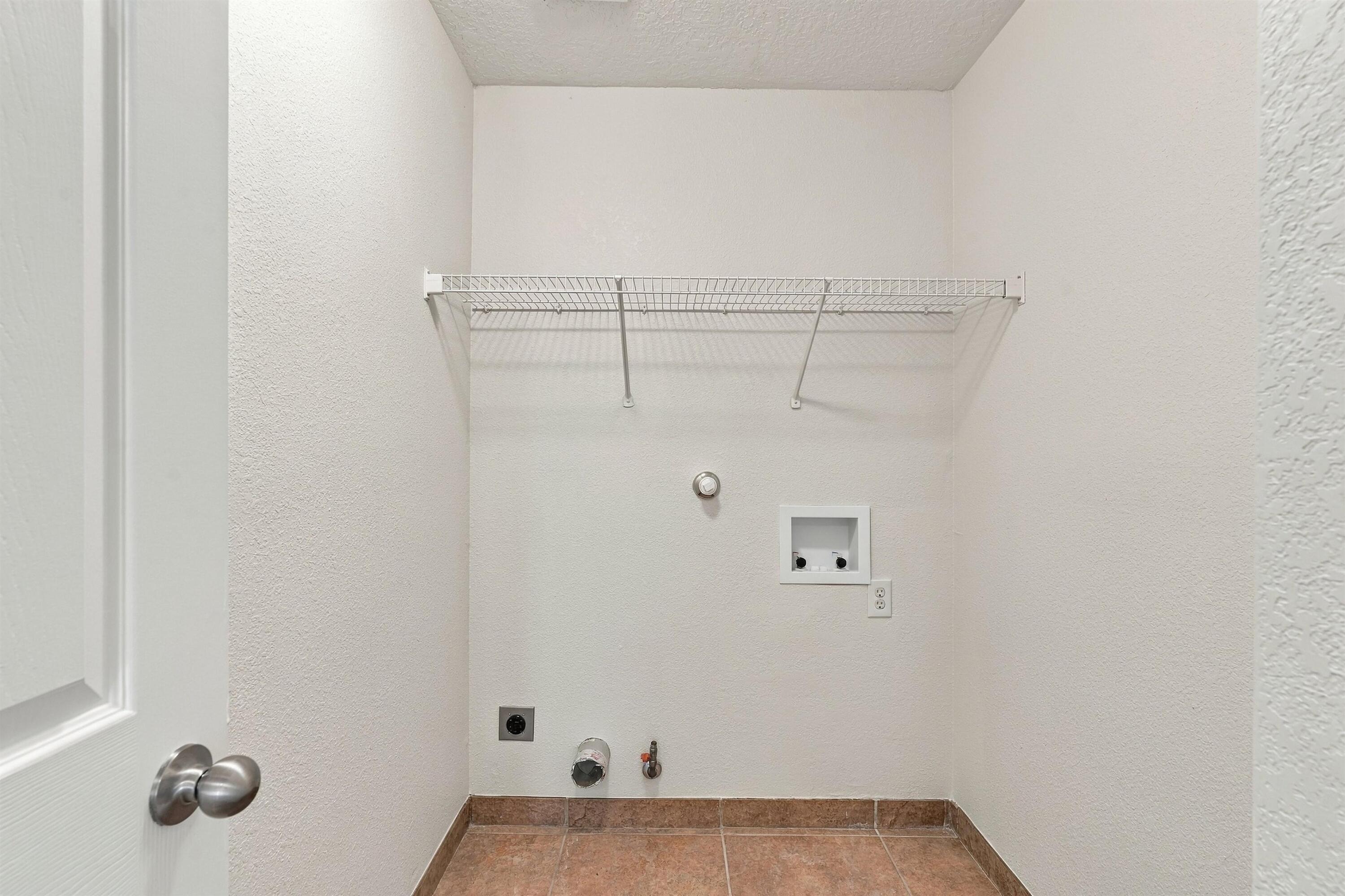Photo 4 — 4039 Cresta Park Avenue NW