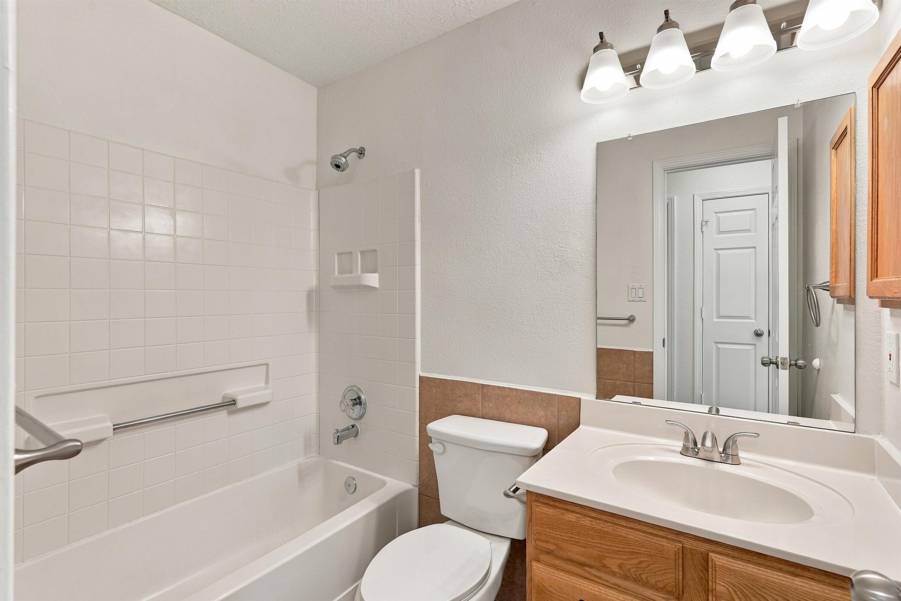 Photo 5 — 4039 Cresta Park Avenue NW