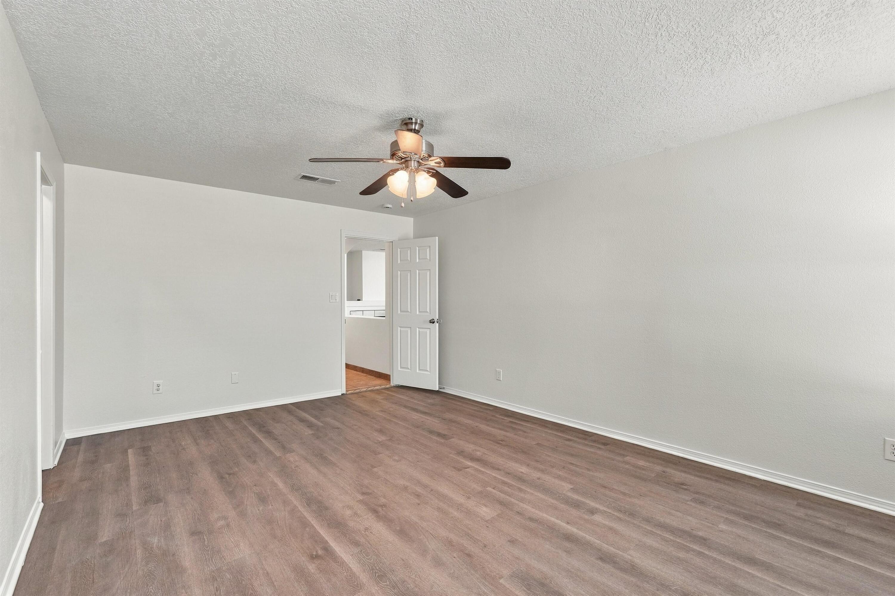 Photo 6 — 4039 Cresta Park Avenue NW