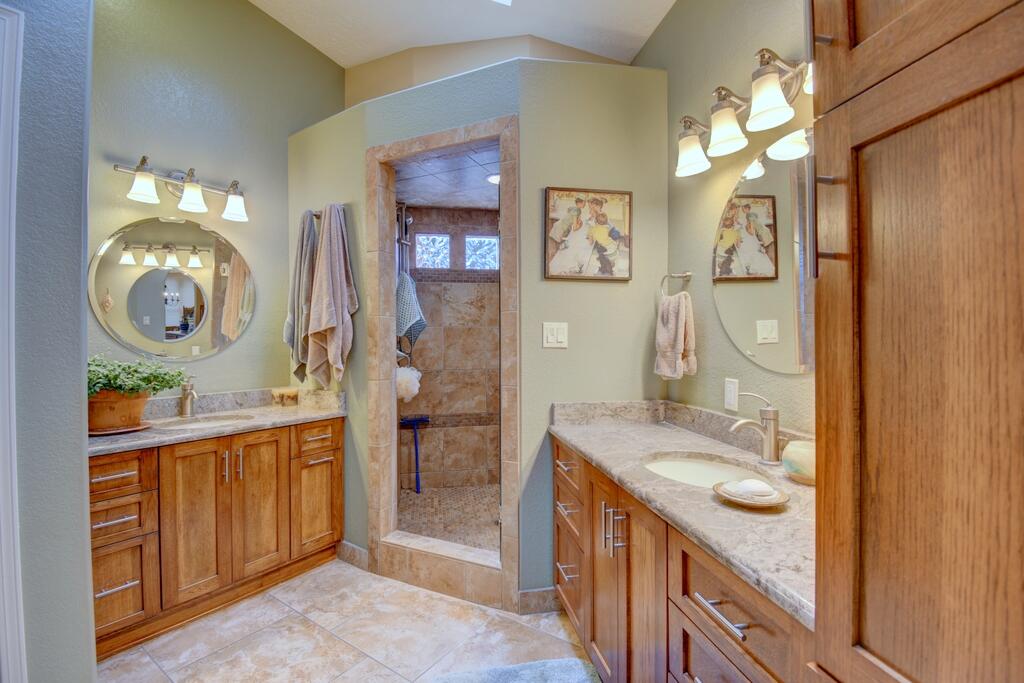 Photo 17 — 2408 High Point Court NE