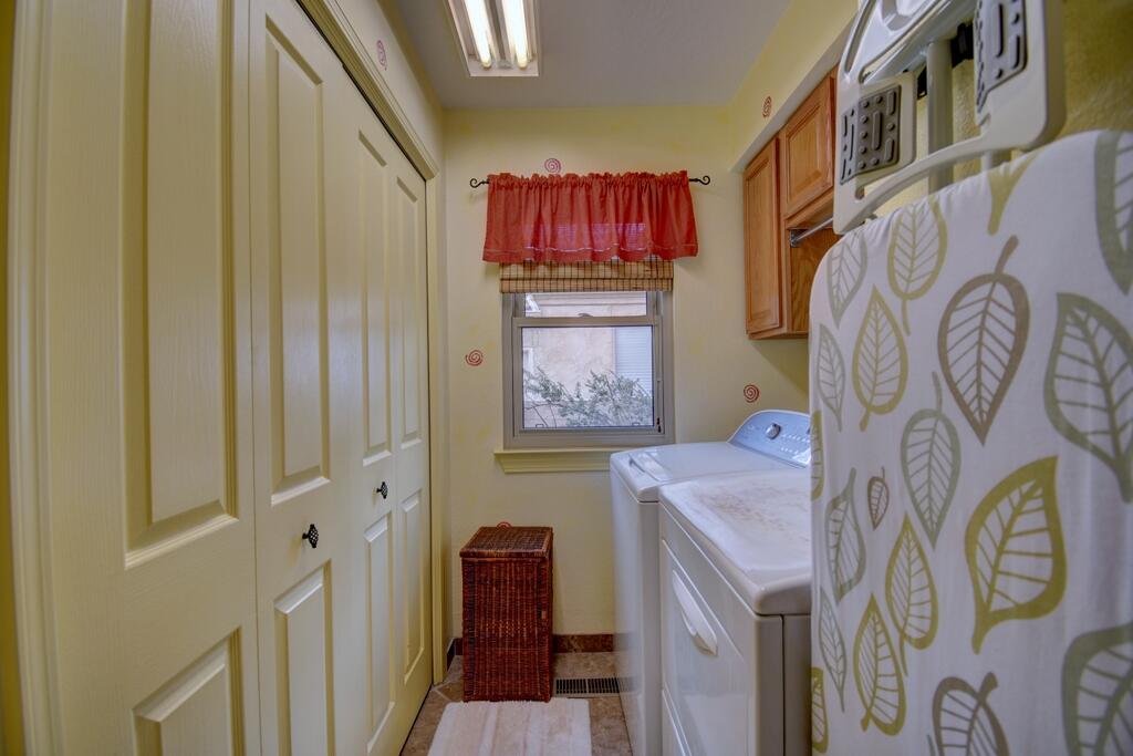 Photo 3 — 2408 High Point Court NE