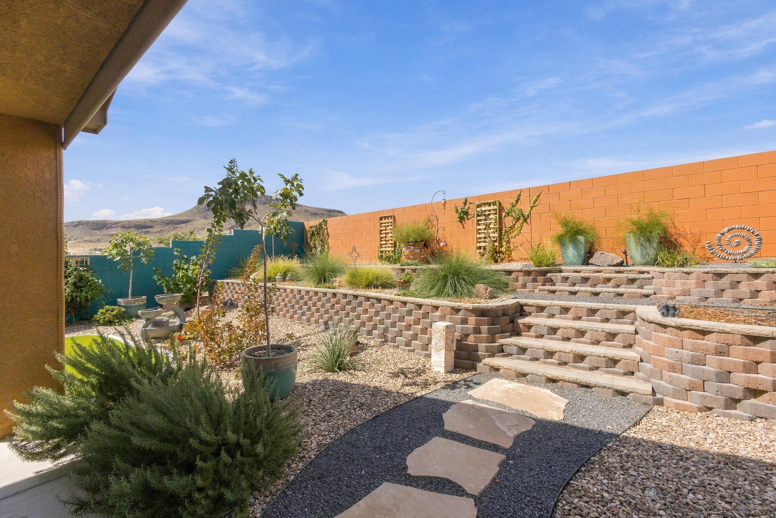 Photo 4 — 481 Pecos River Road SW