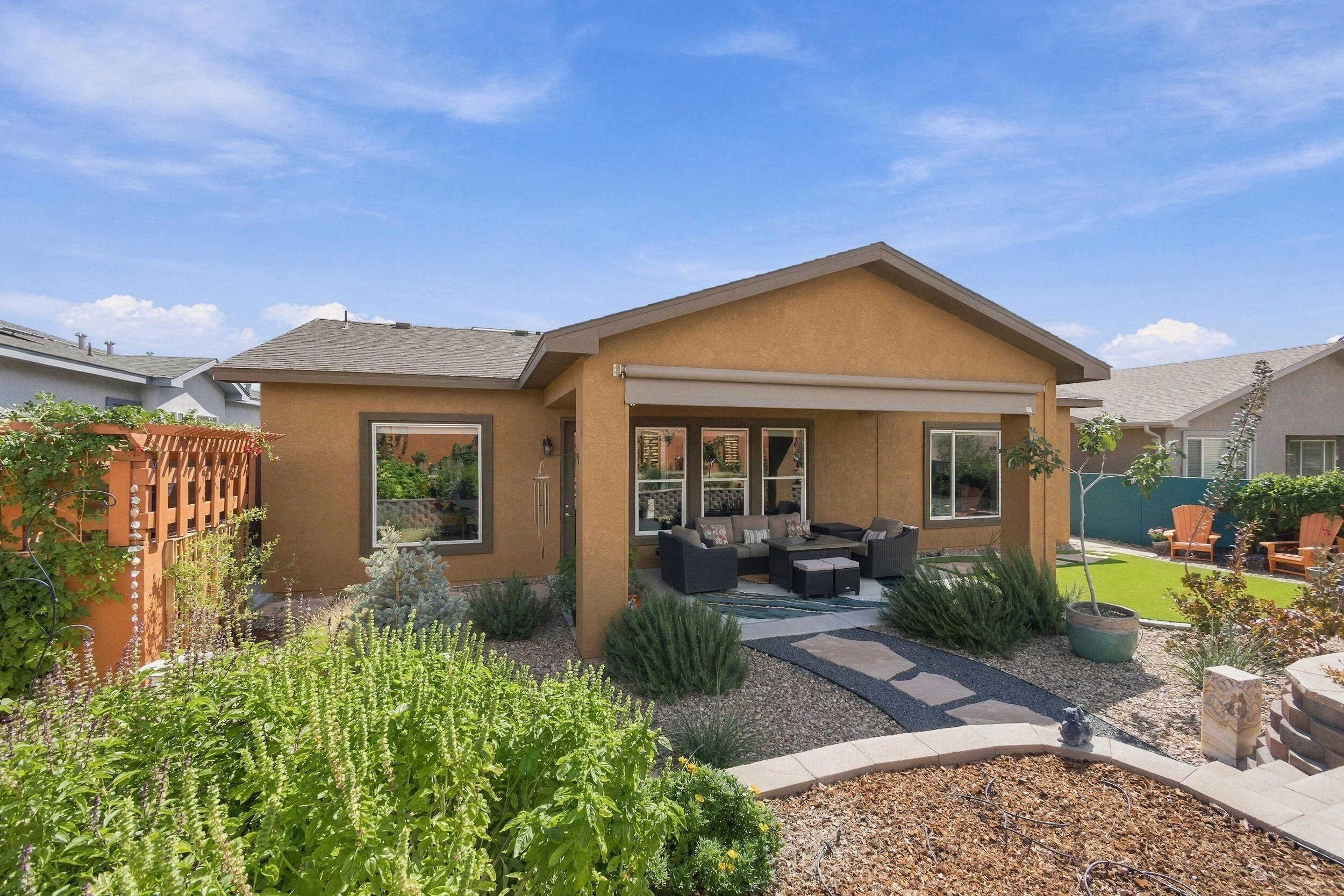 Photo 5 — 481 Pecos River Road SW