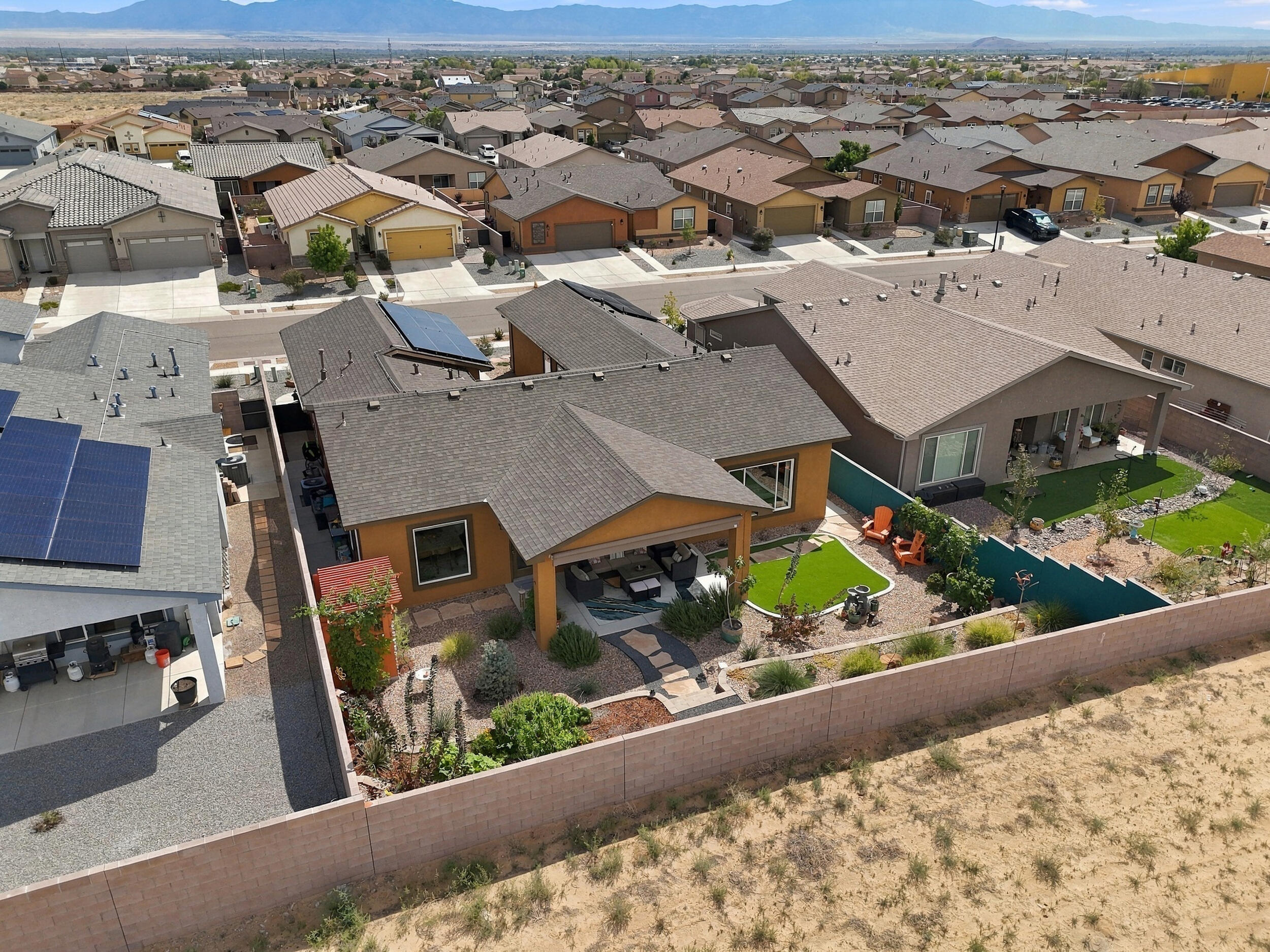Photo 11 — 481 Pecos River Road SW