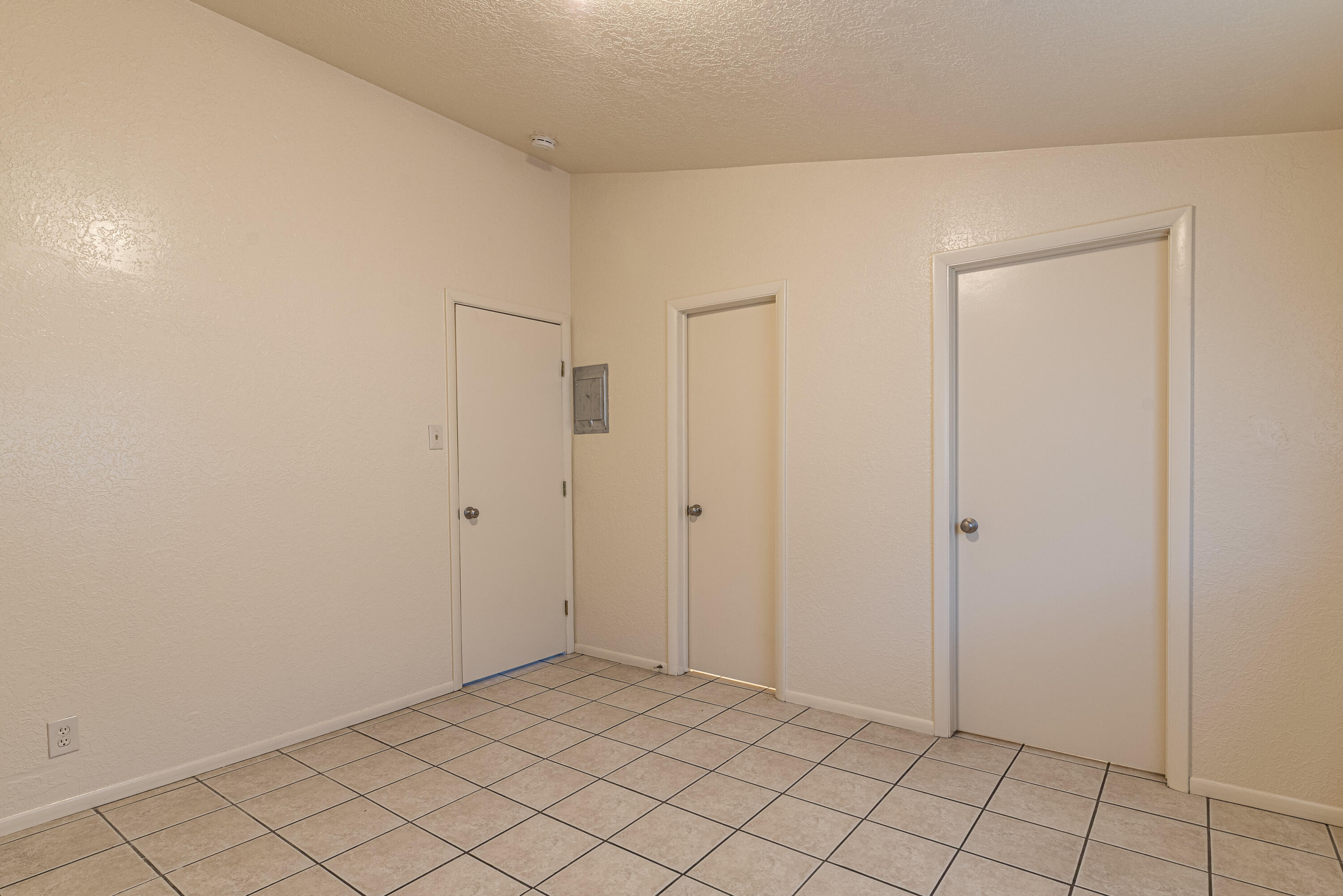 Photo 3 — 206 Princeton Drive SE APT 8