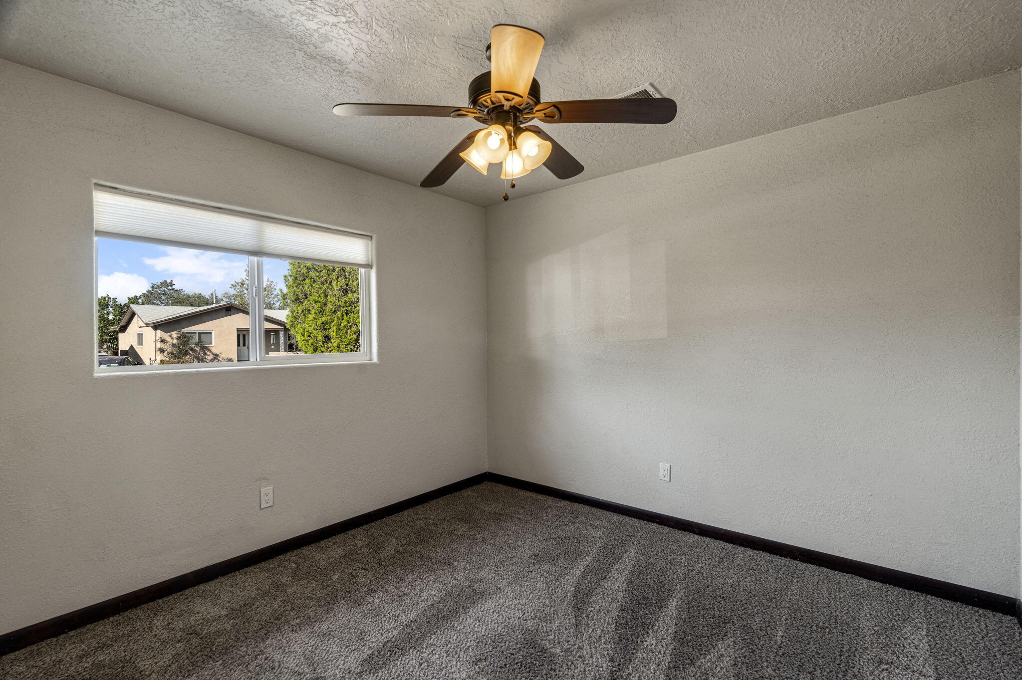 Photo 18 — 4020 Palo Duro Avenue NE