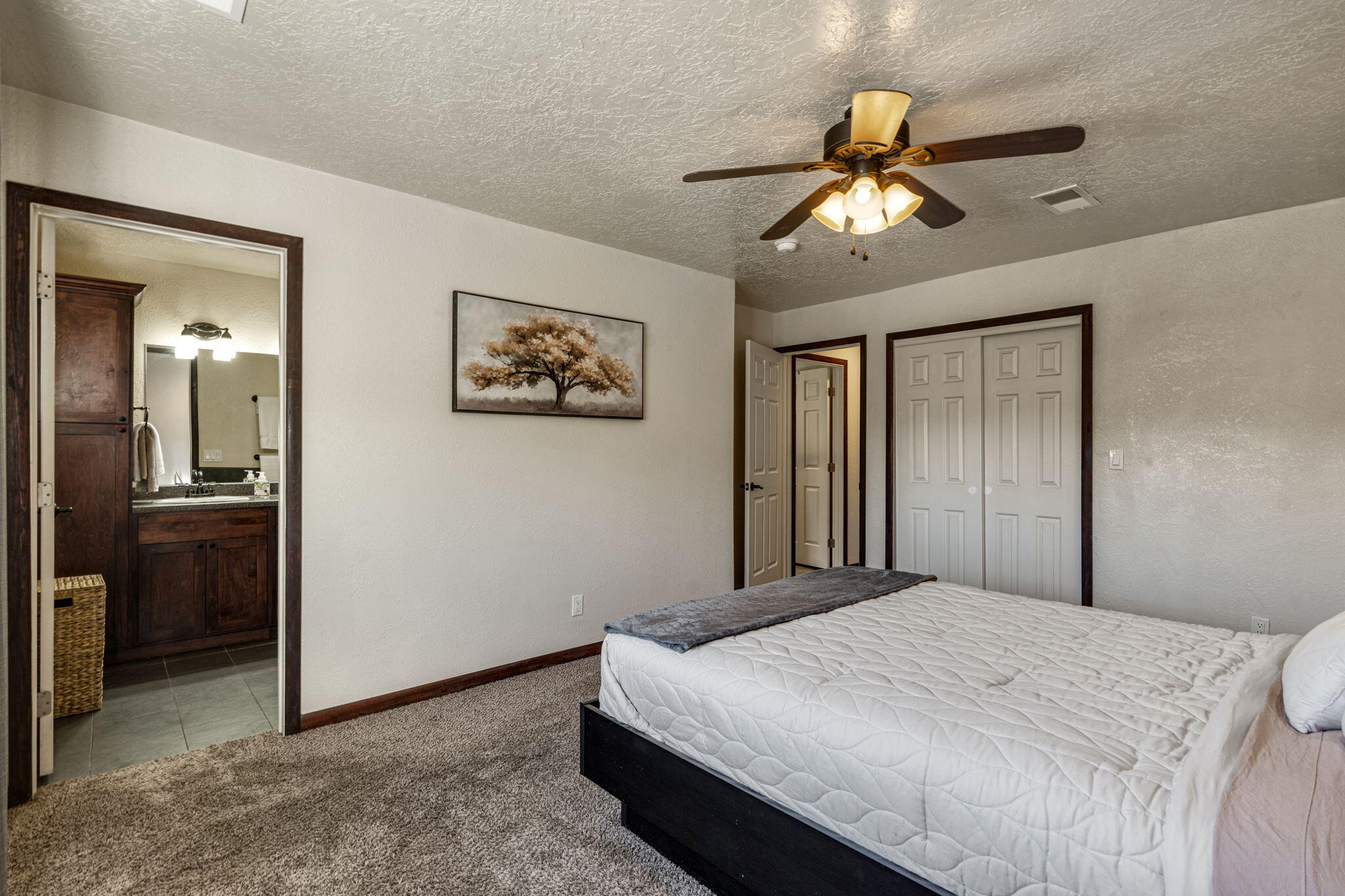 Photo 14 — 4020 Palo Duro Avenue NE