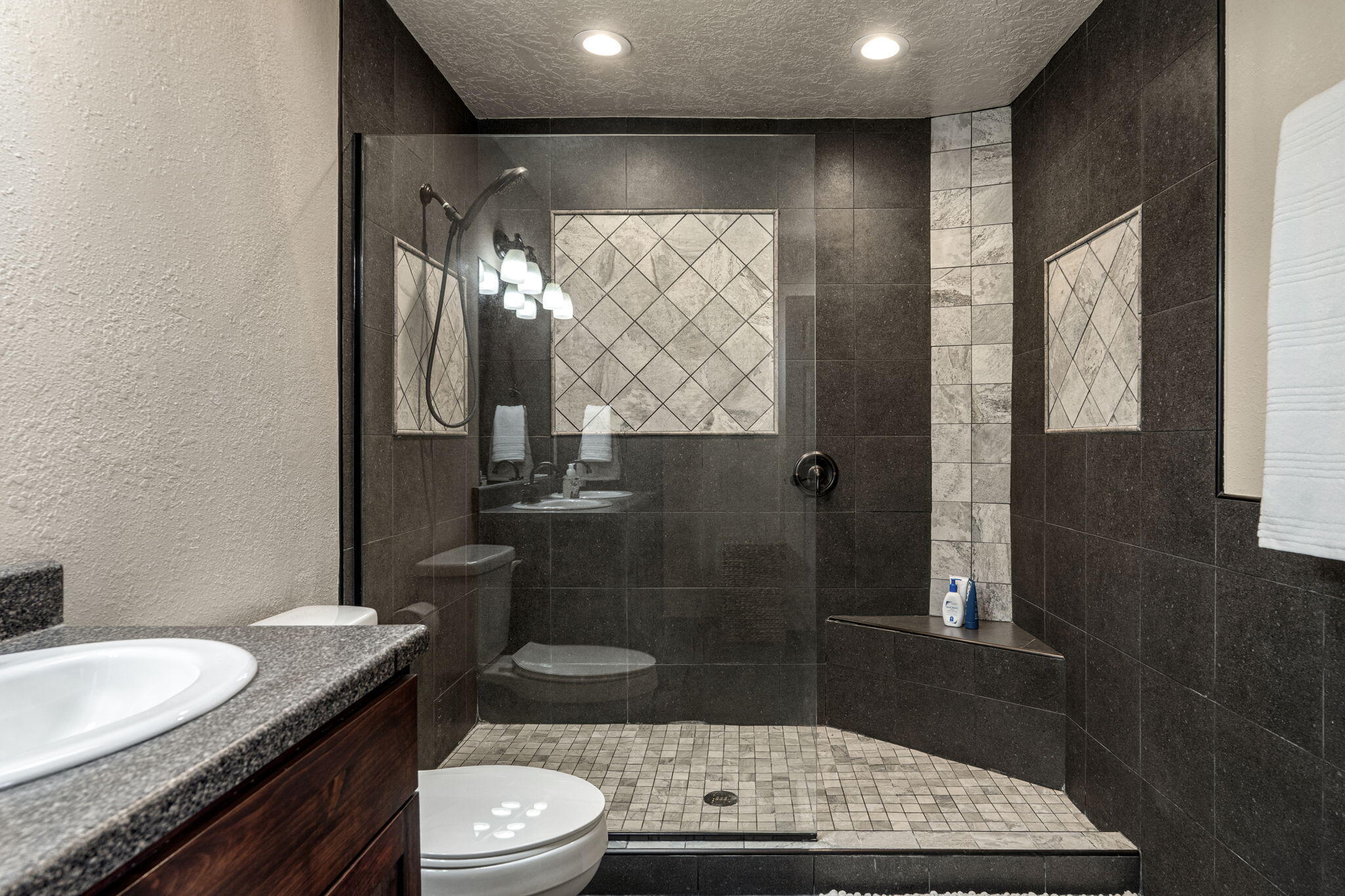Photo 12 — 4020 Palo Duro Avenue NE