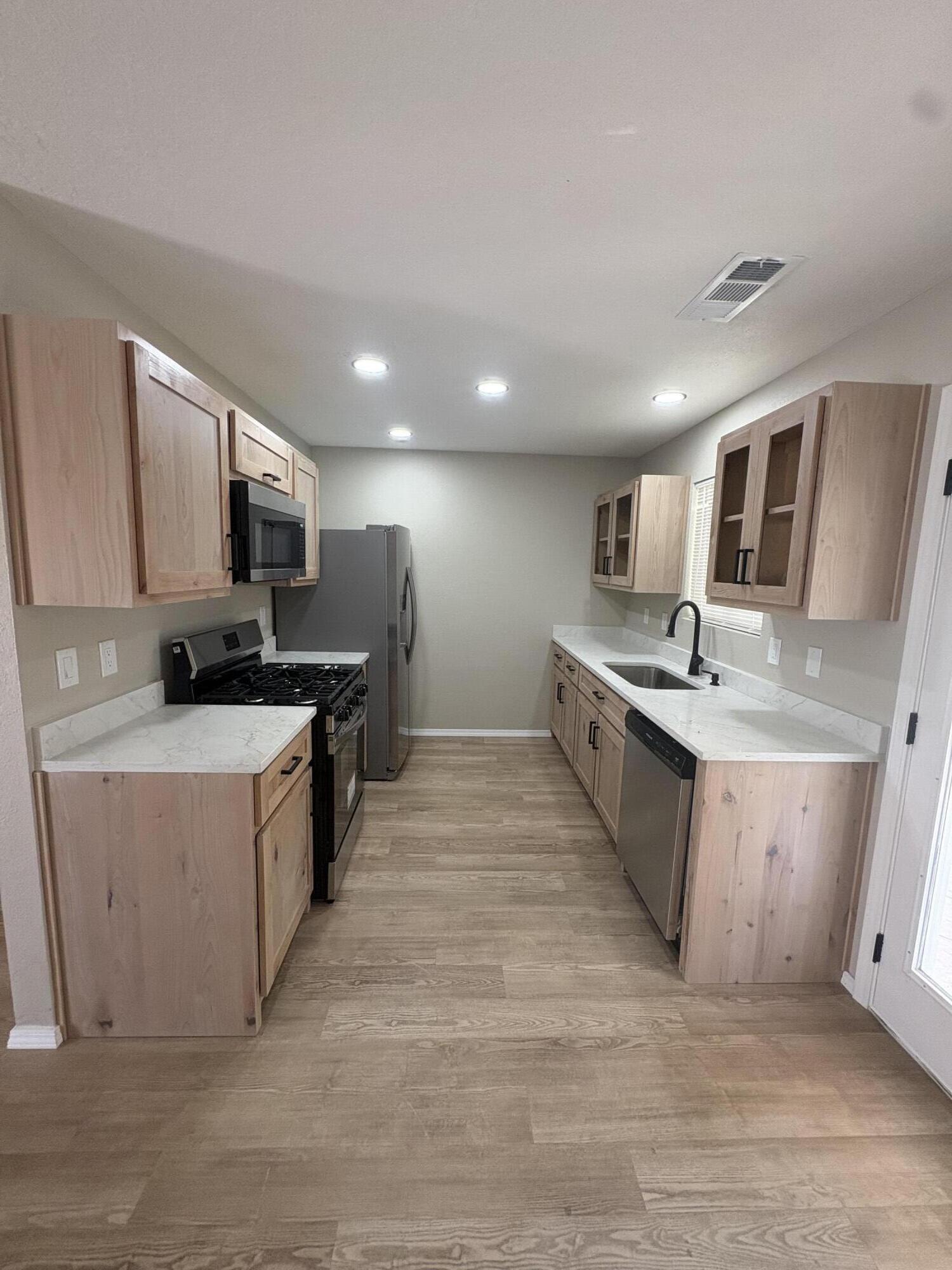 Photo 4 — 7604 Blue Avena Avenue SW
