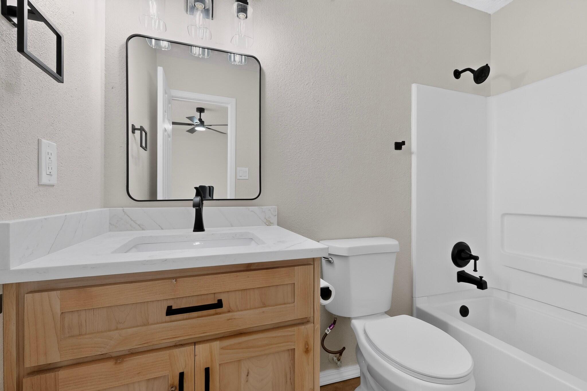 Photo 10 — 7604 Blue Avena Avenue SW