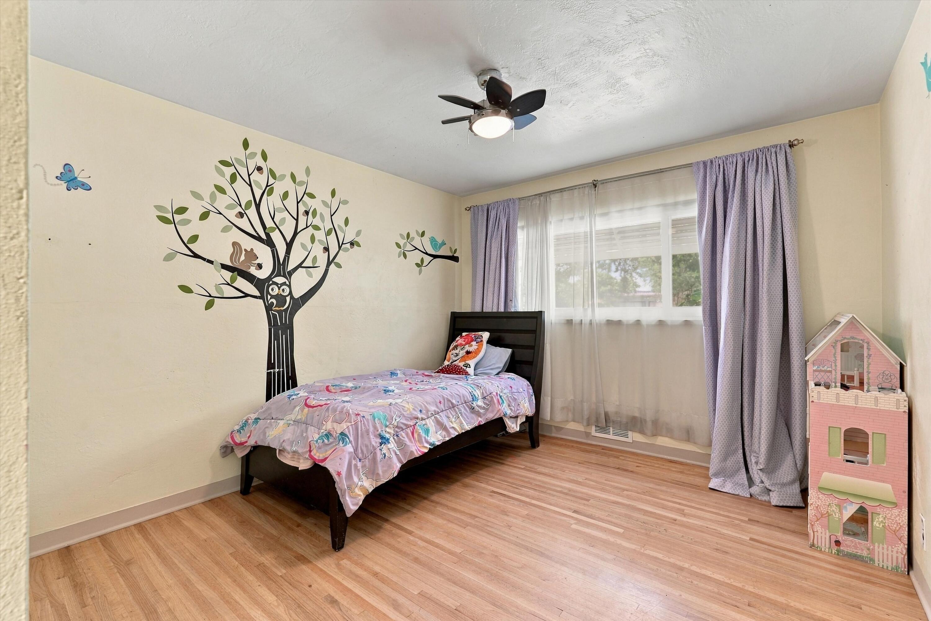 Photo 12 — 1300 Mesilla Street NE