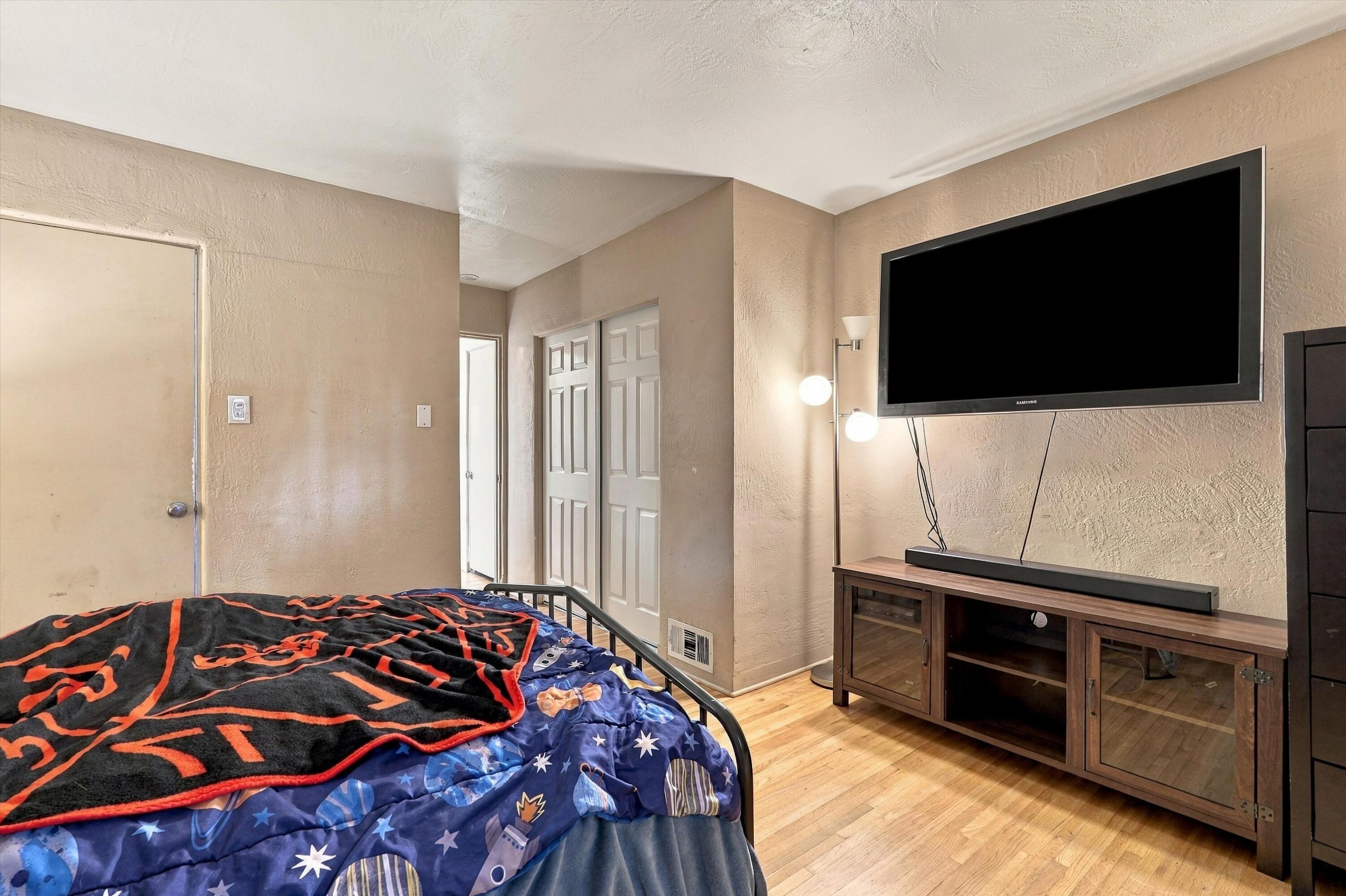 Photo 15 — 1300 Mesilla Street NE