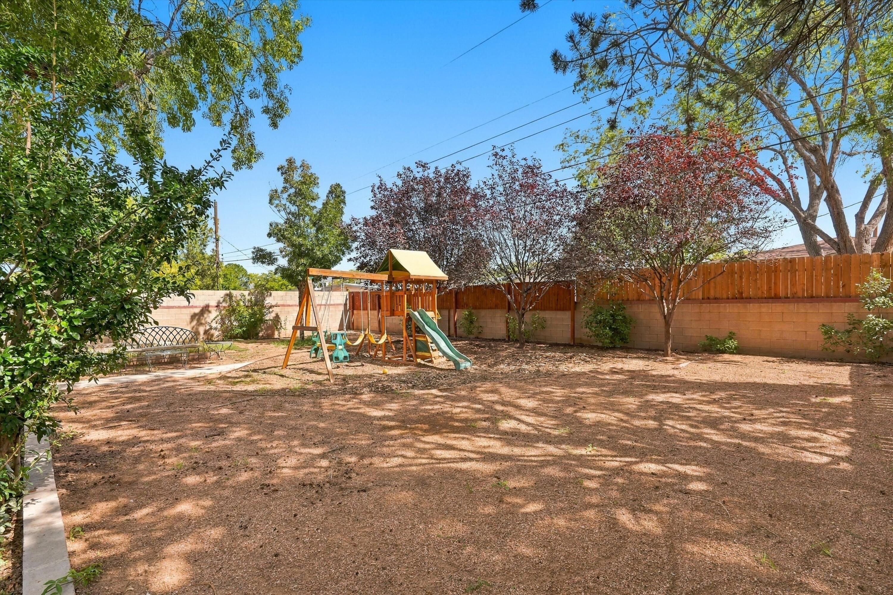 Photo 2 — 1300 Mesilla Street NE