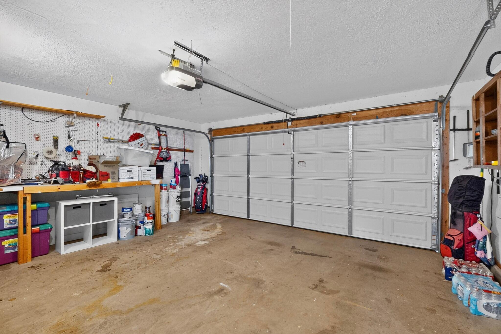 Photo 19 — 630 Lakeview Circle SE