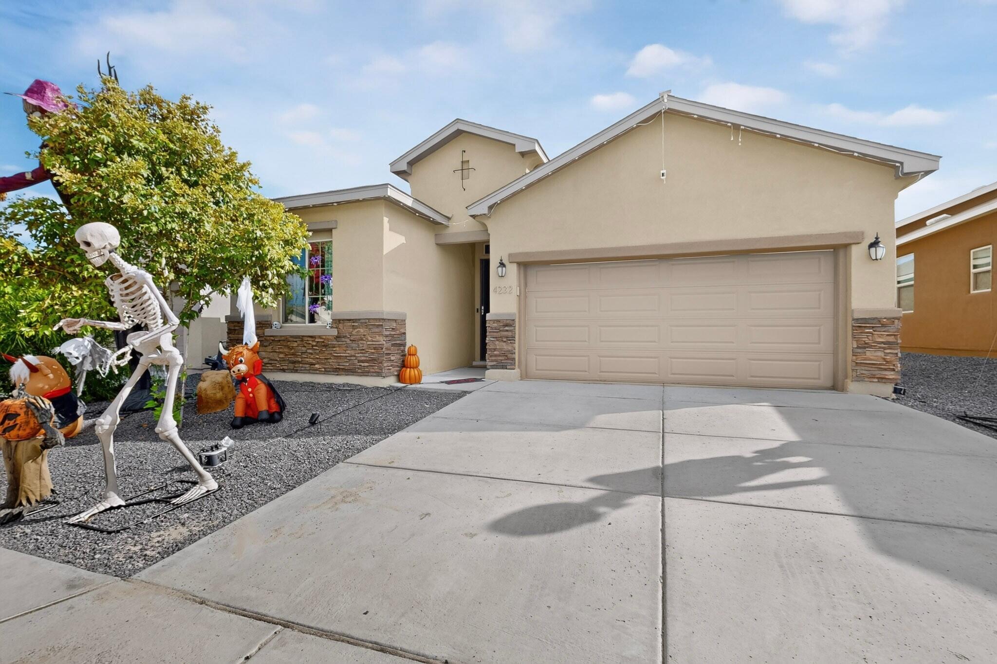 4232 Crowned Eagle Loop NE, Rio Rancho, NM 87144