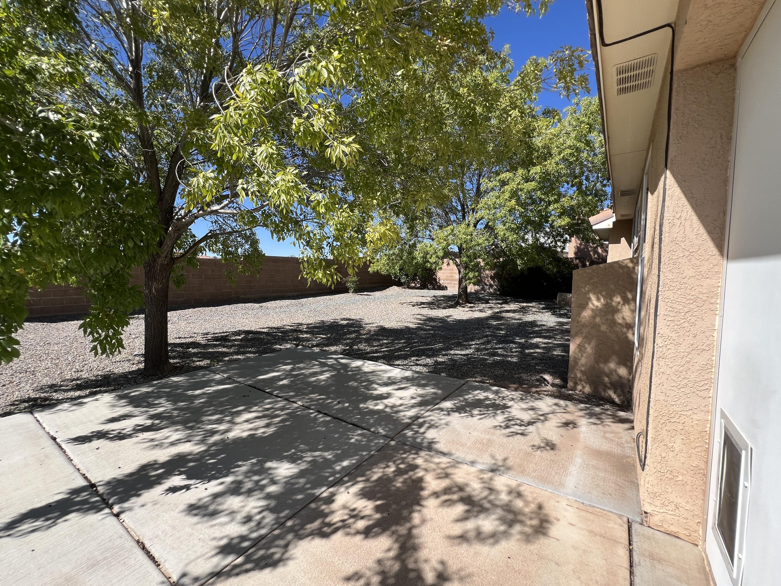 Photo 9 — 5825 Chaco Loop NE