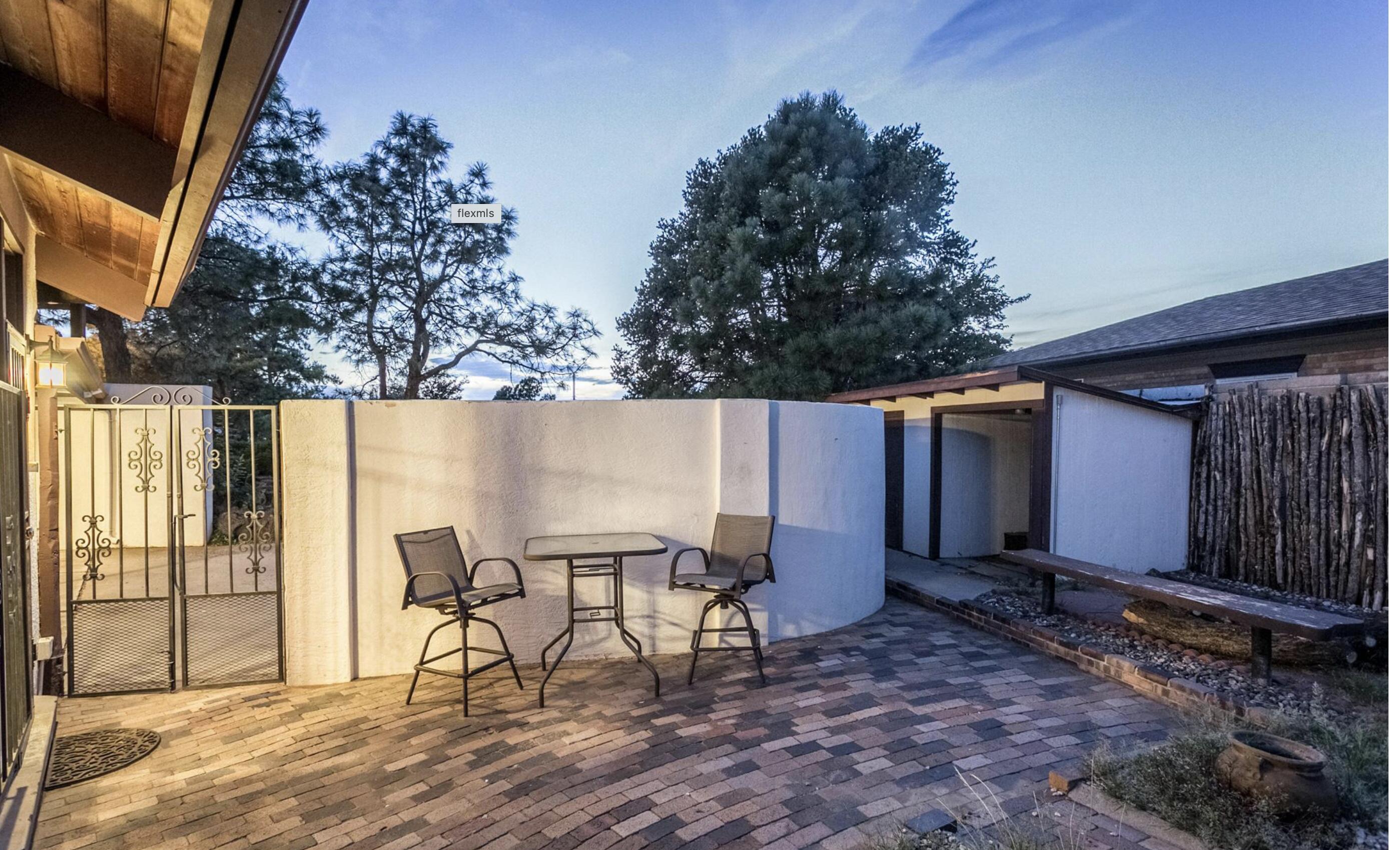 Photo 4 — 2900 Charleston Street NE