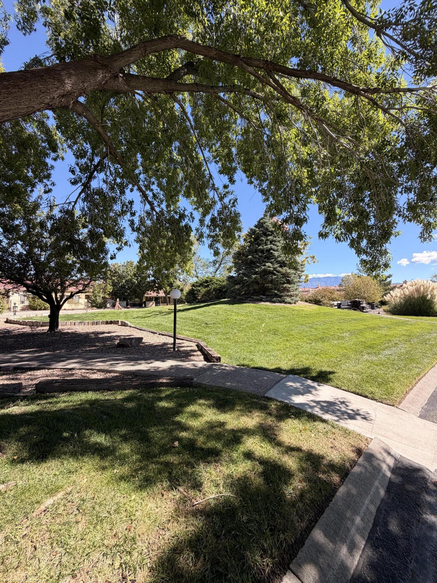 Photo 2 — 628 Eastlake Drive SE