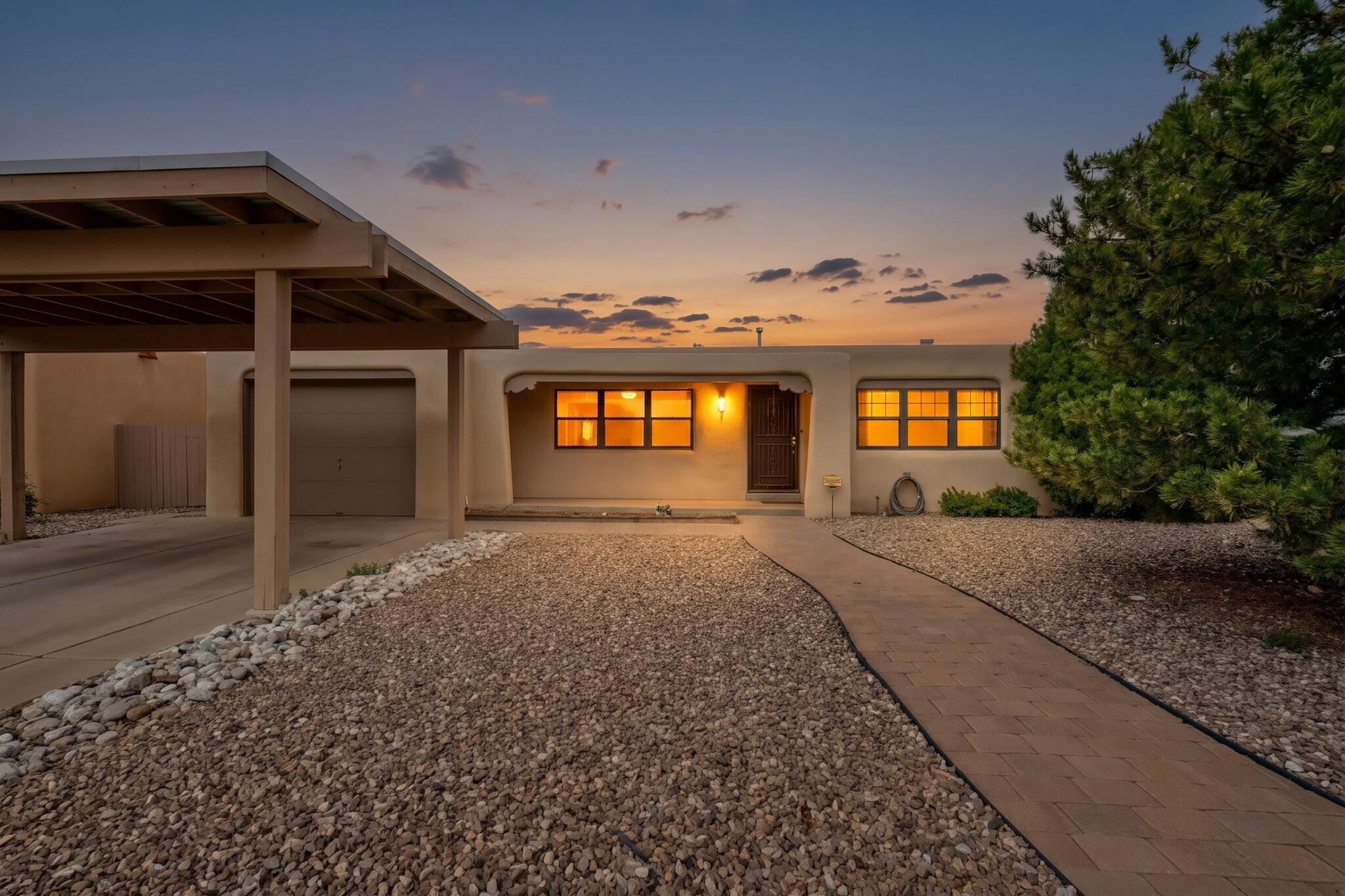 723 Guaymas Place NE, Albuquerque, NM 87108