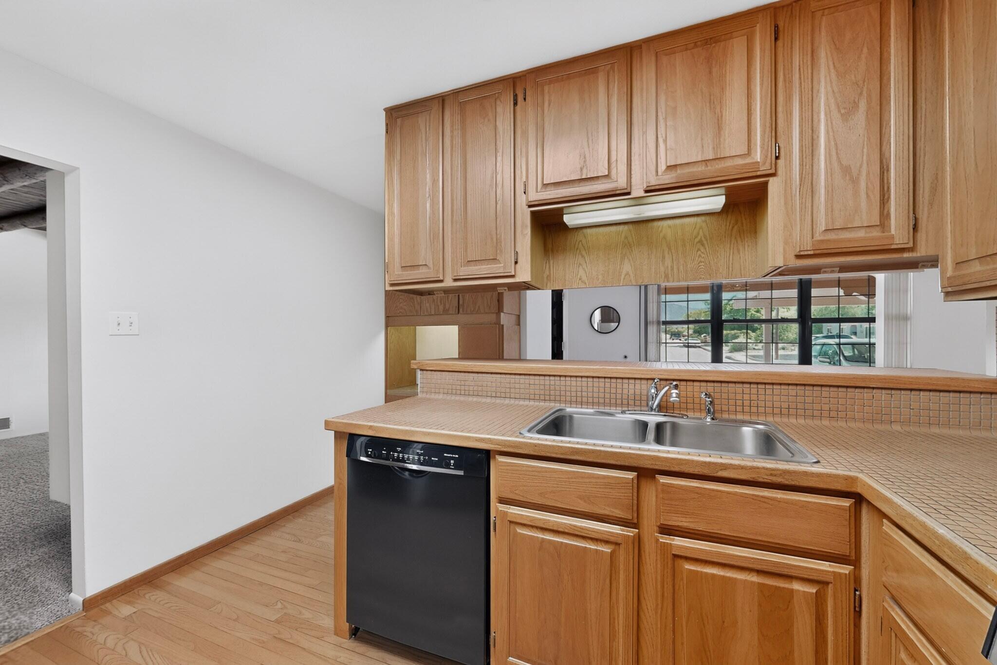 Photo 17 — 723 Guaymas Place NE
