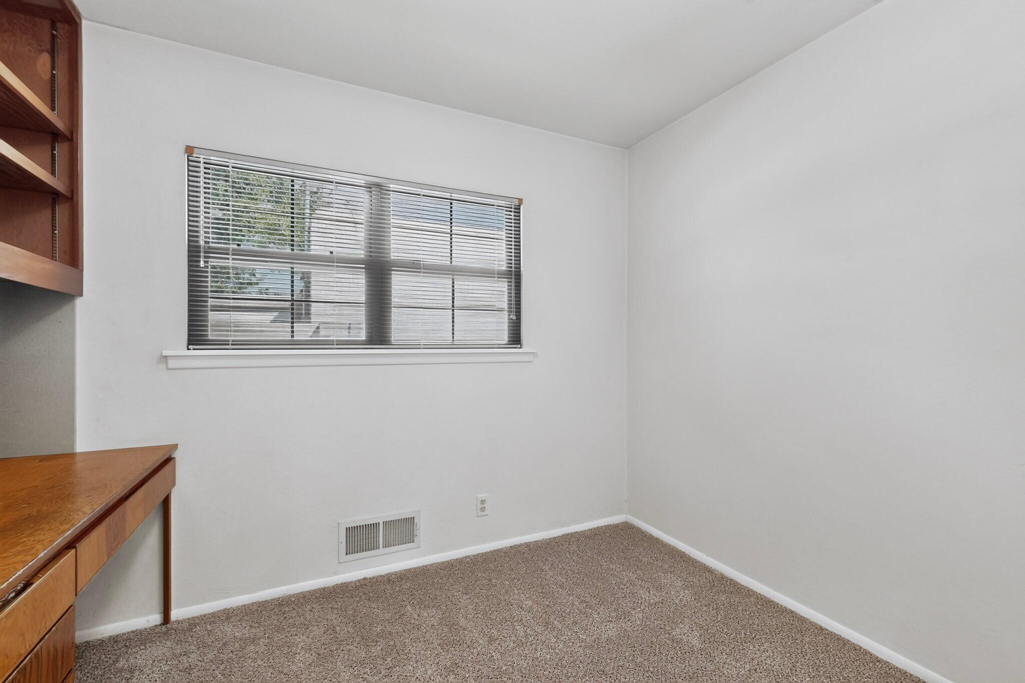 Photo 13 — 723 Guaymas Place NE