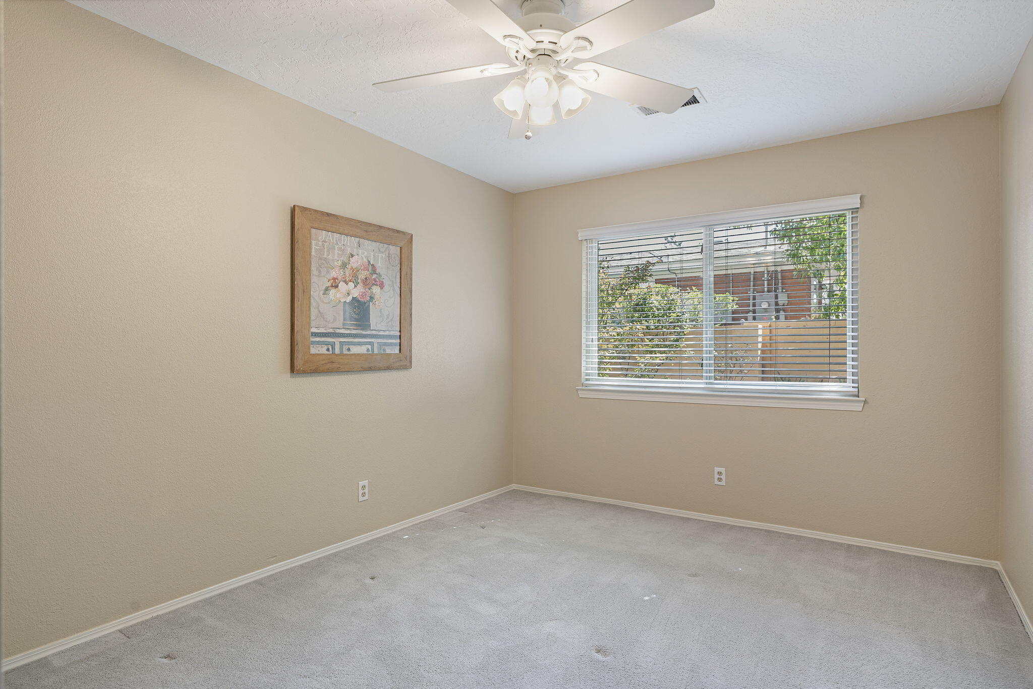 Photo 14 — 10502 San Marino Road NE
