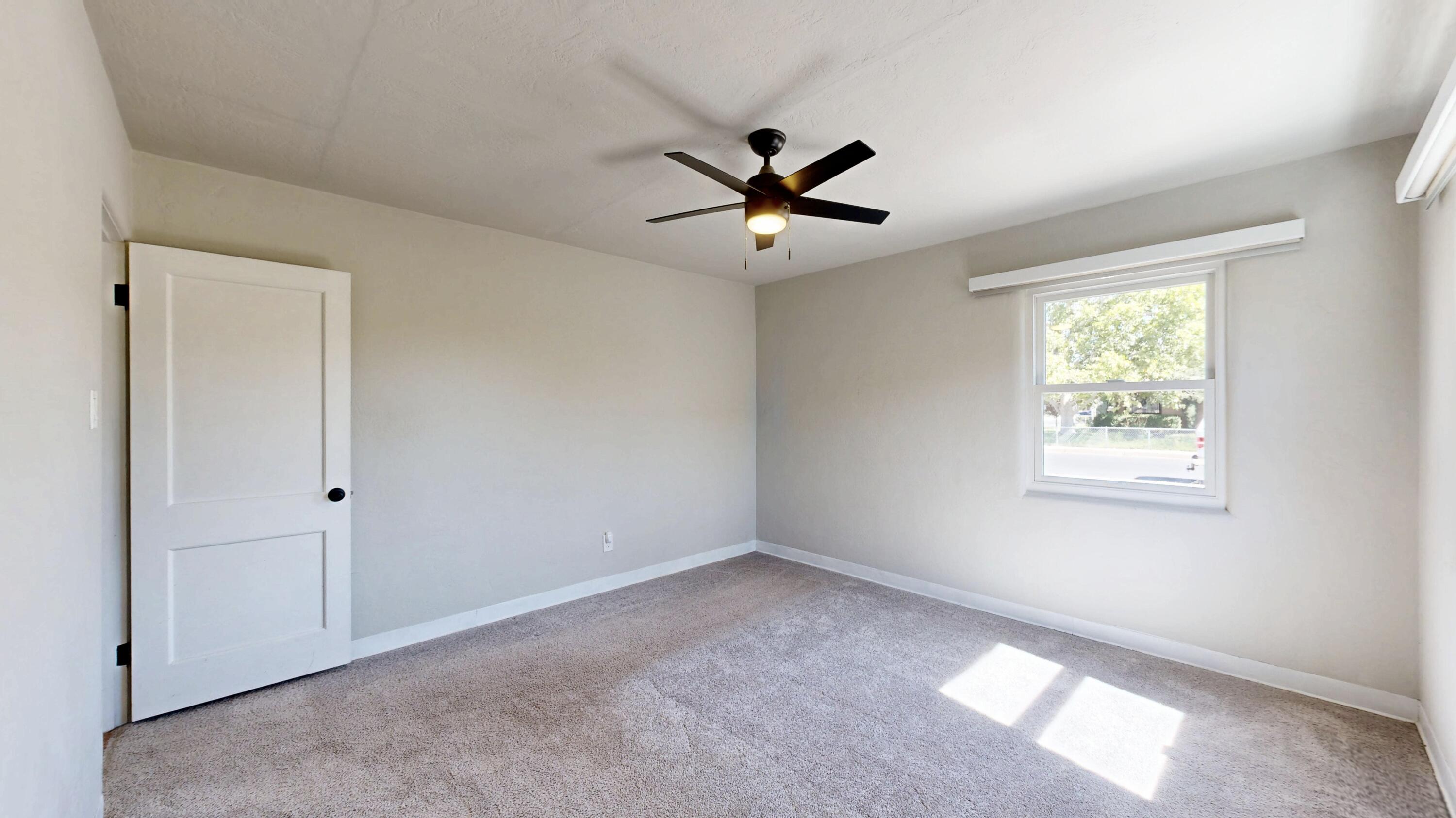 Photo 18 — 701 Cardenas Drive SE