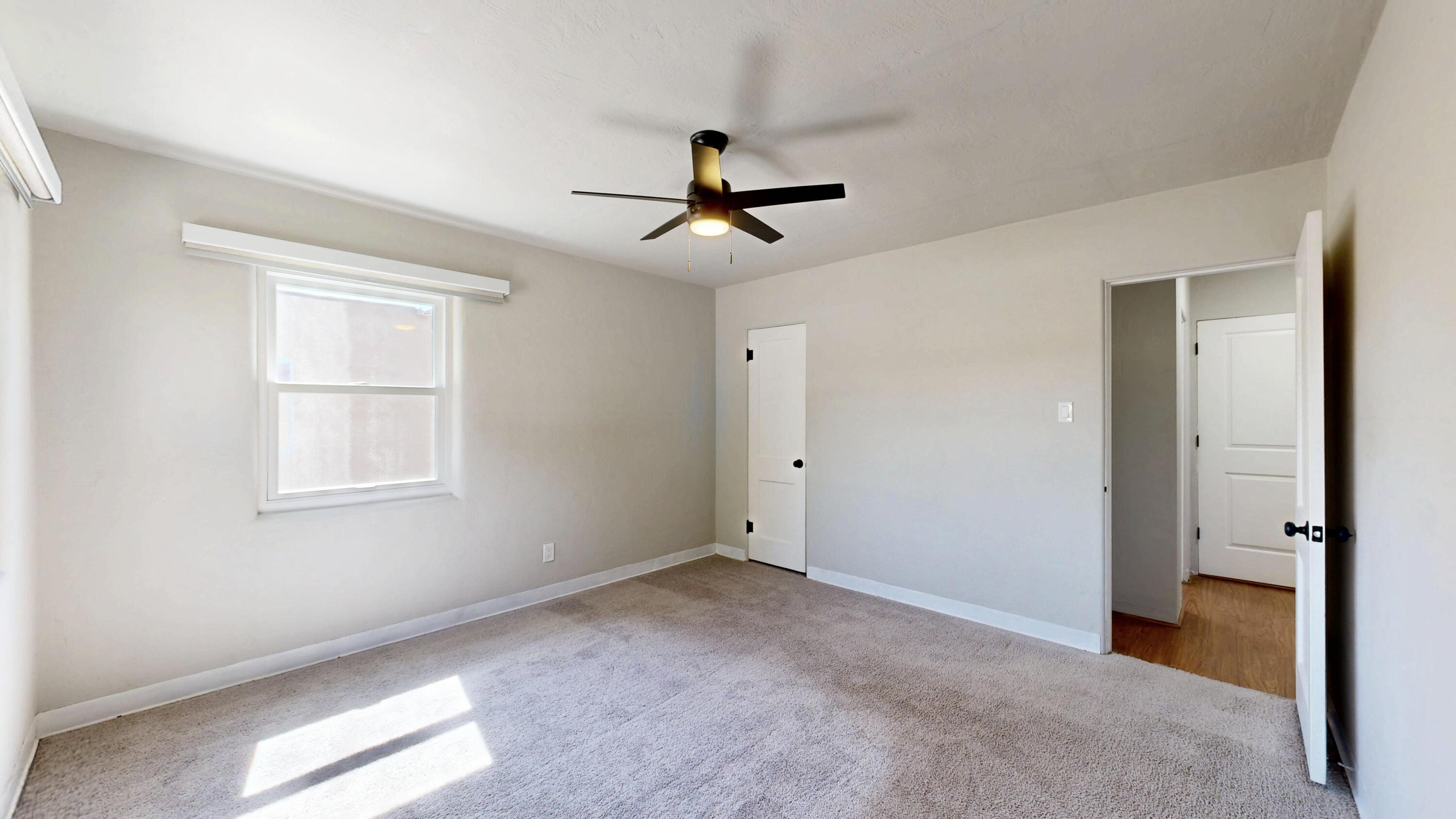 Photo 17 — 701 Cardenas Drive SE