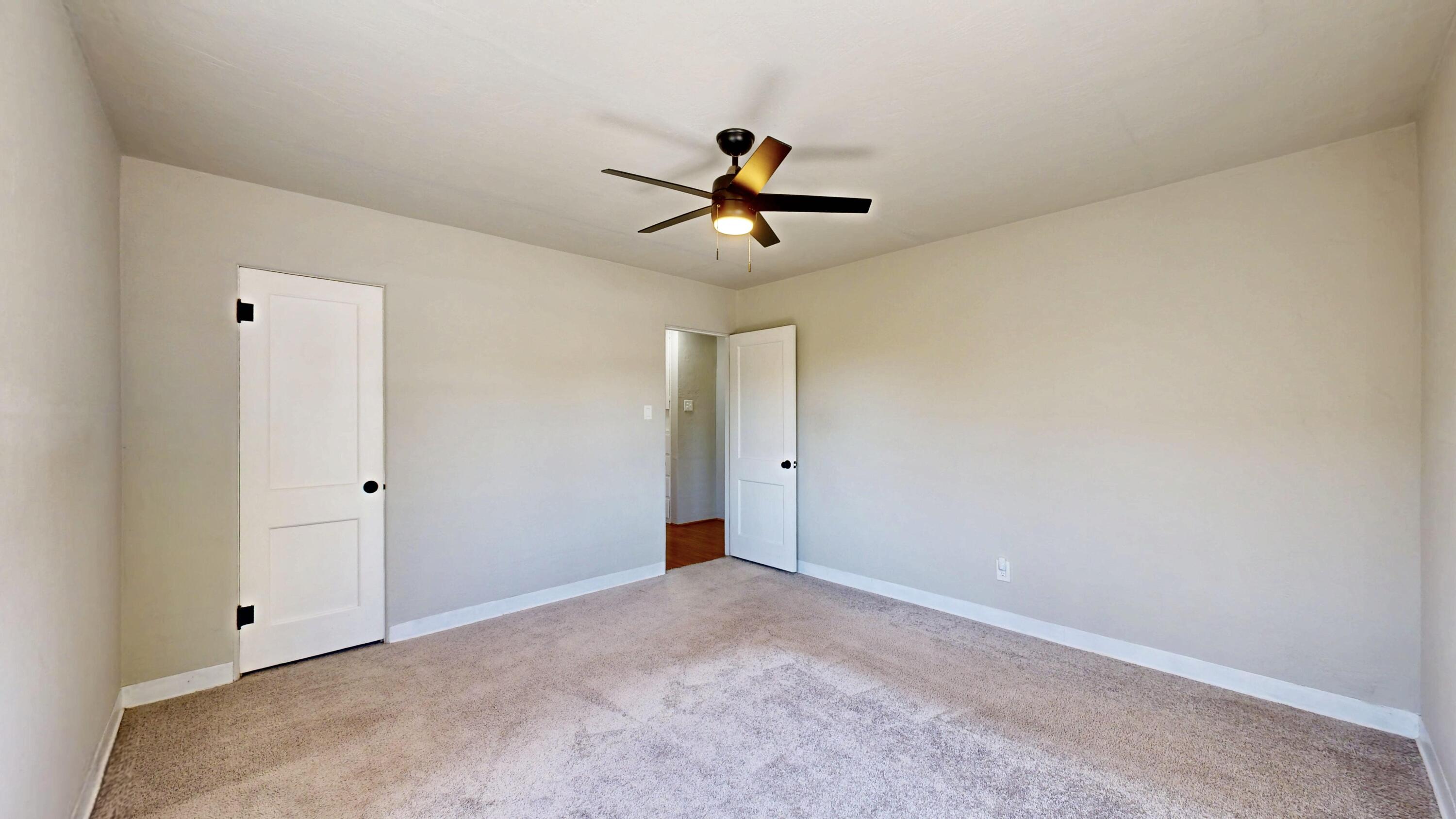 Photo 16 — 701 Cardenas Drive SE
