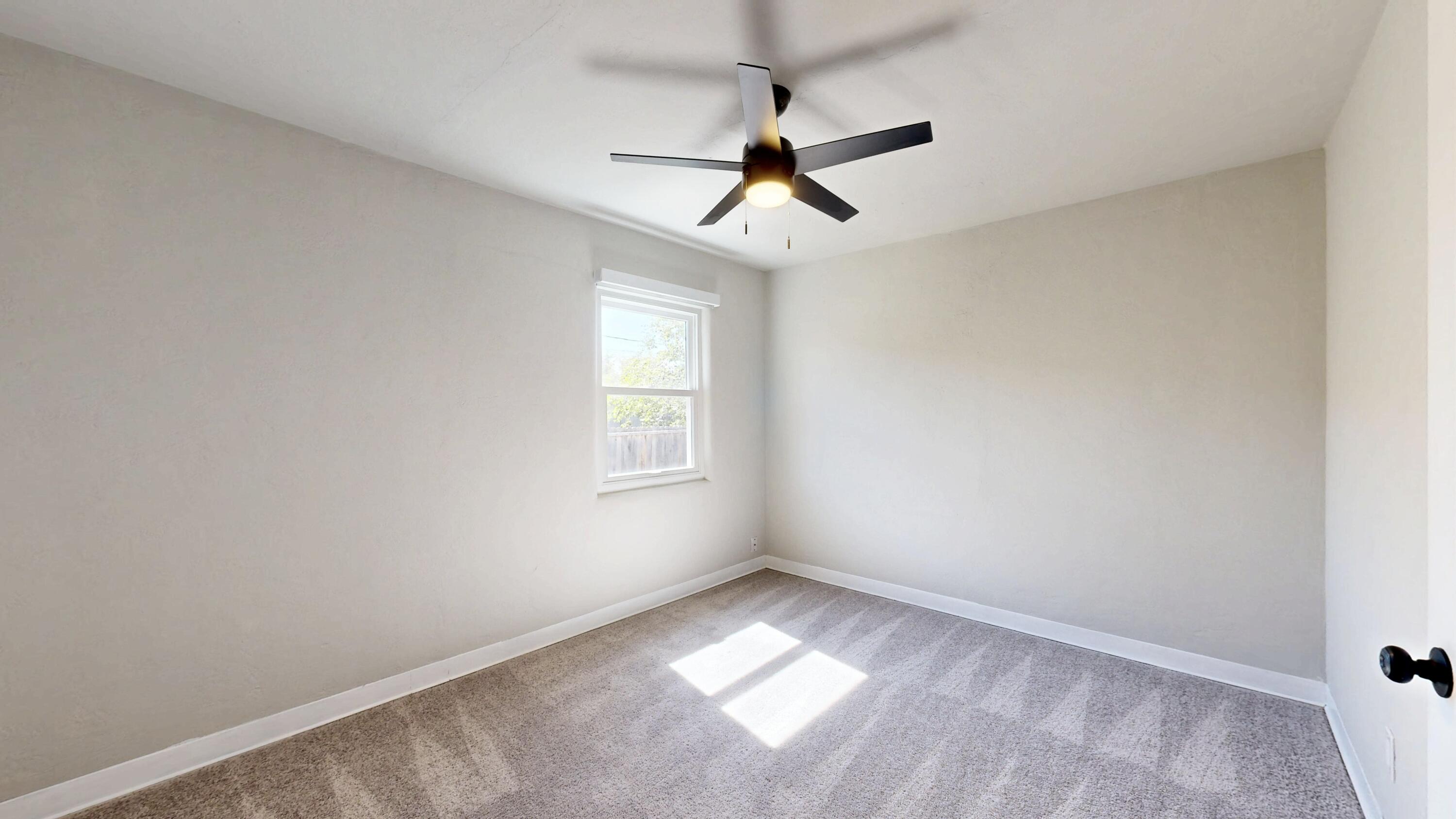 Photo 15 — 701 Cardenas Drive SE